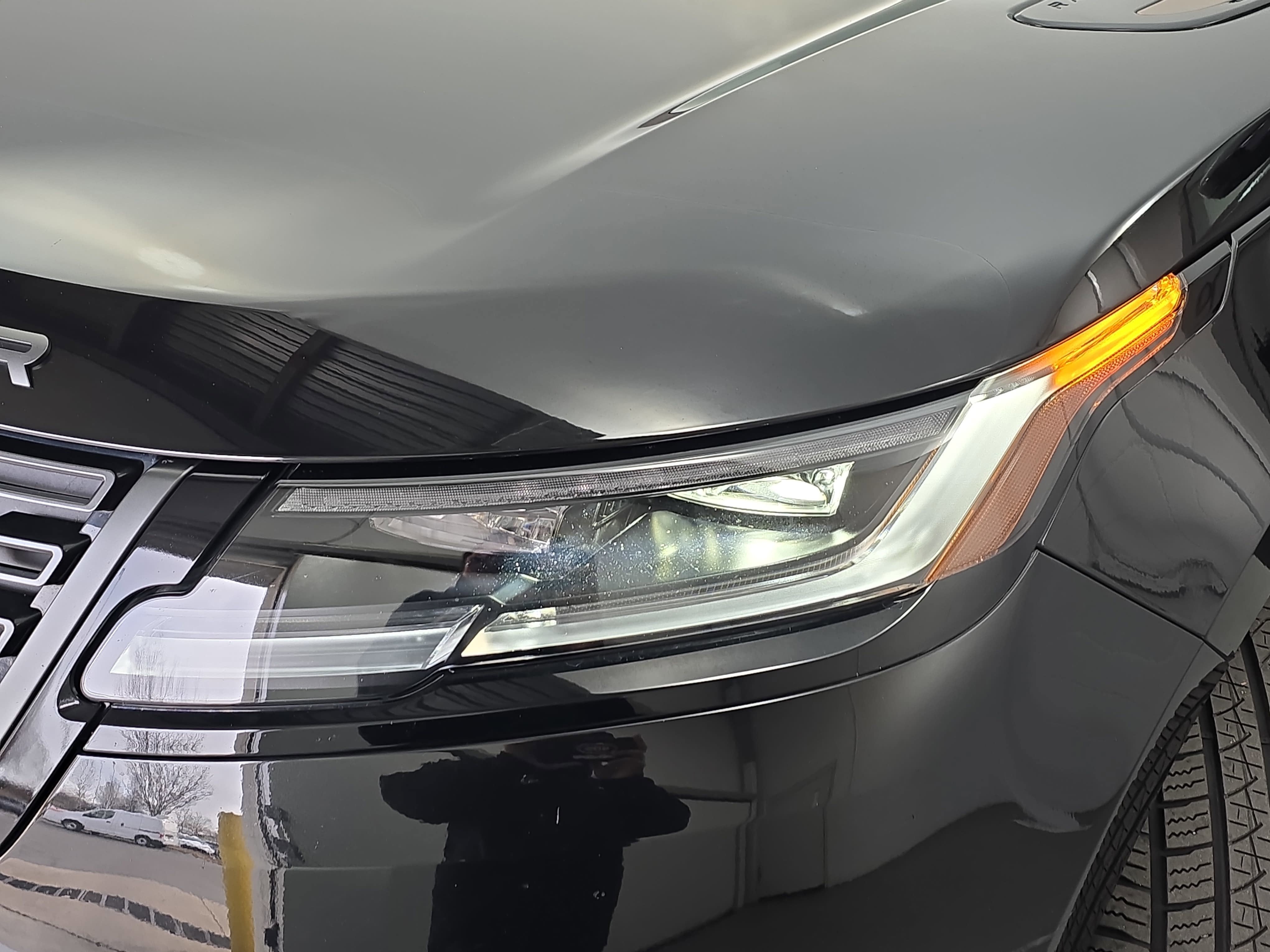 2025 Land Rover Range Rover Velar Dynamic SE