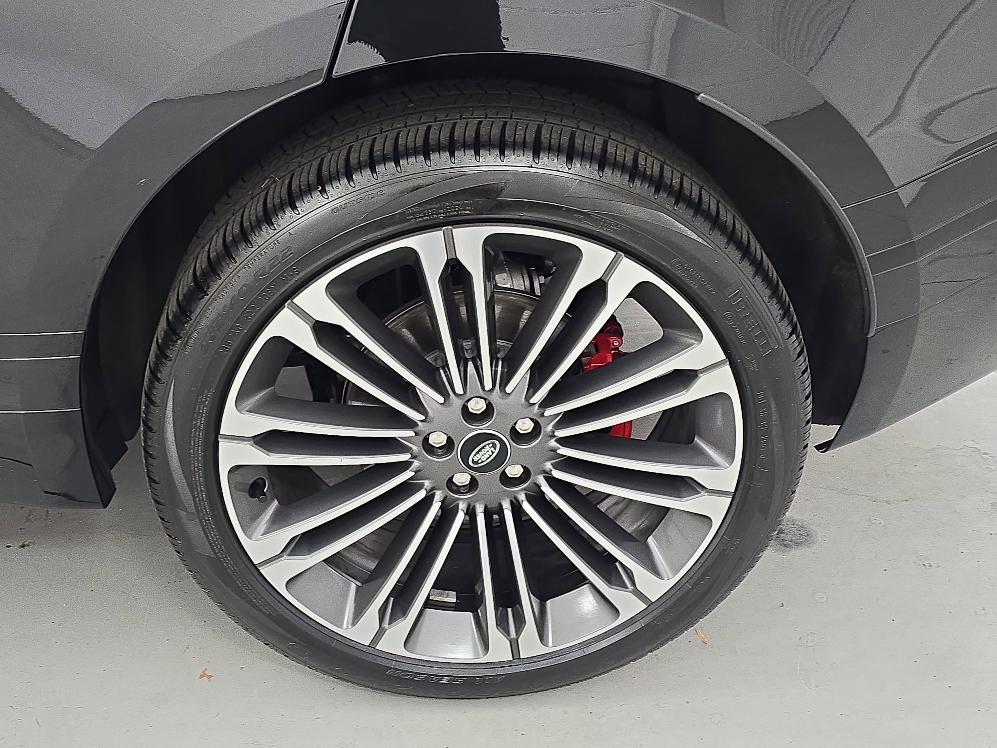 2025 Land Rover Range Rover Velar Dynamic SE