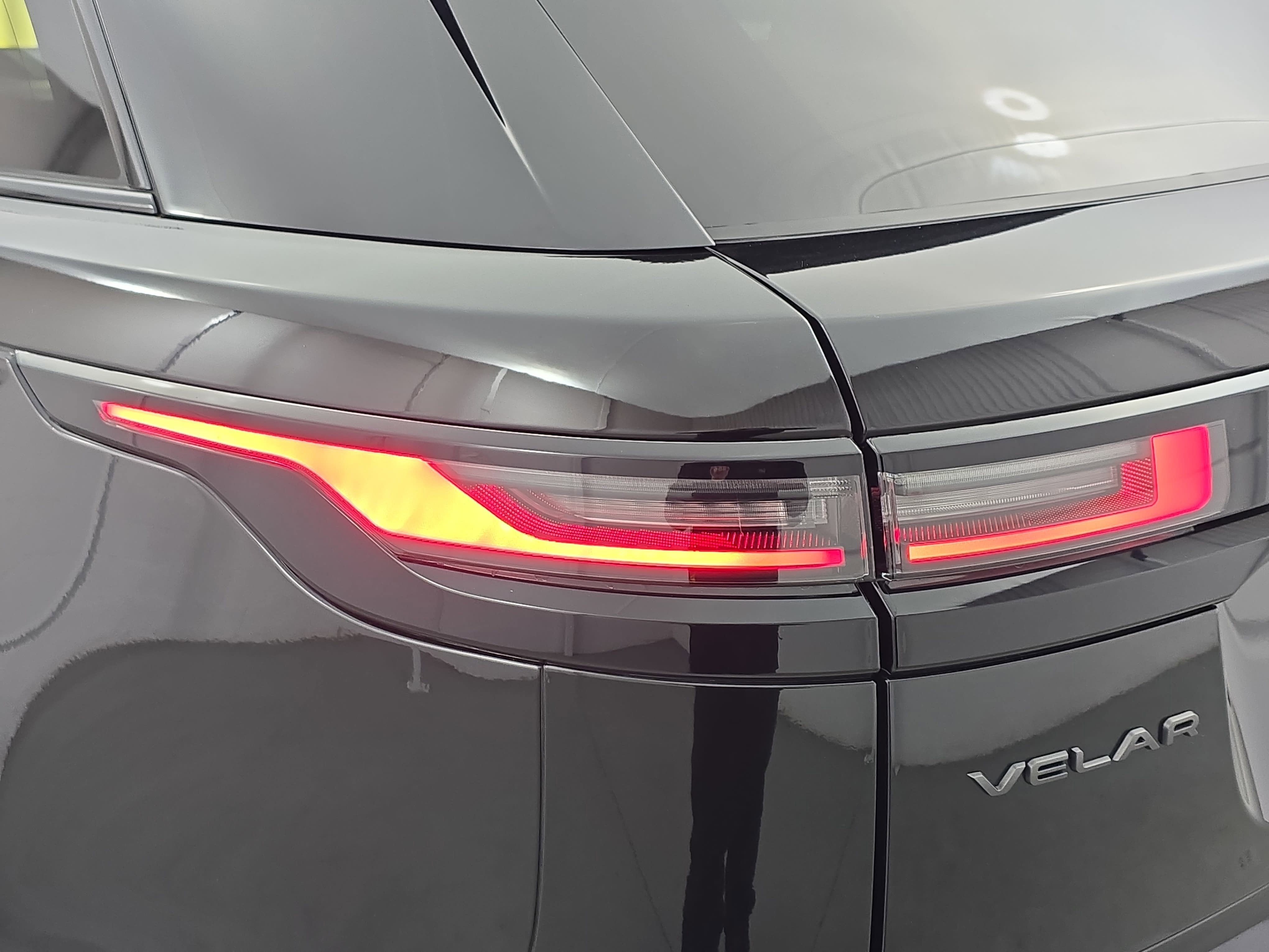 2025 Land Rover Range Rover Velar Dynamic SE