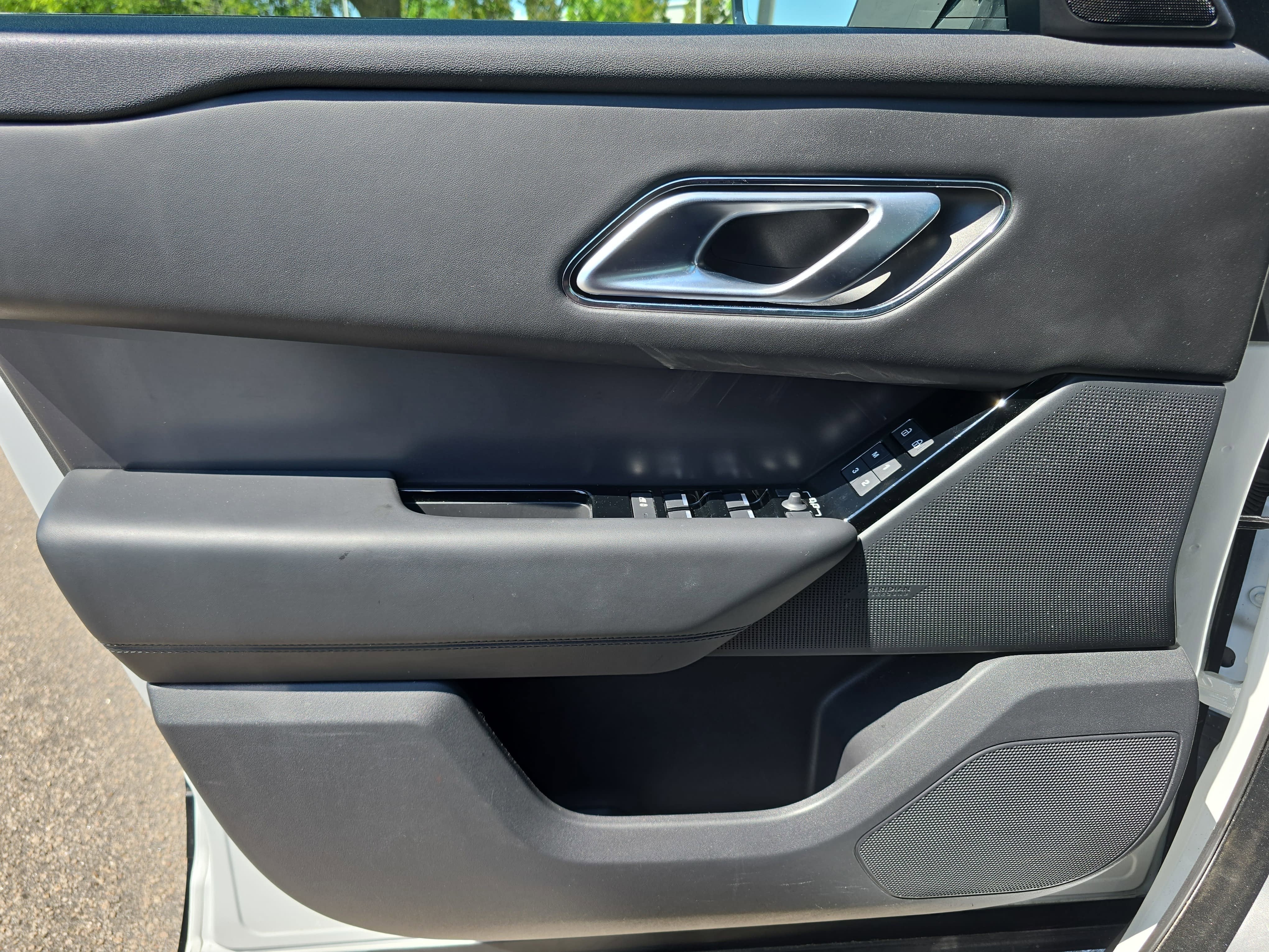 2025 Land Rover Range Rover Velar Dynamic HSE