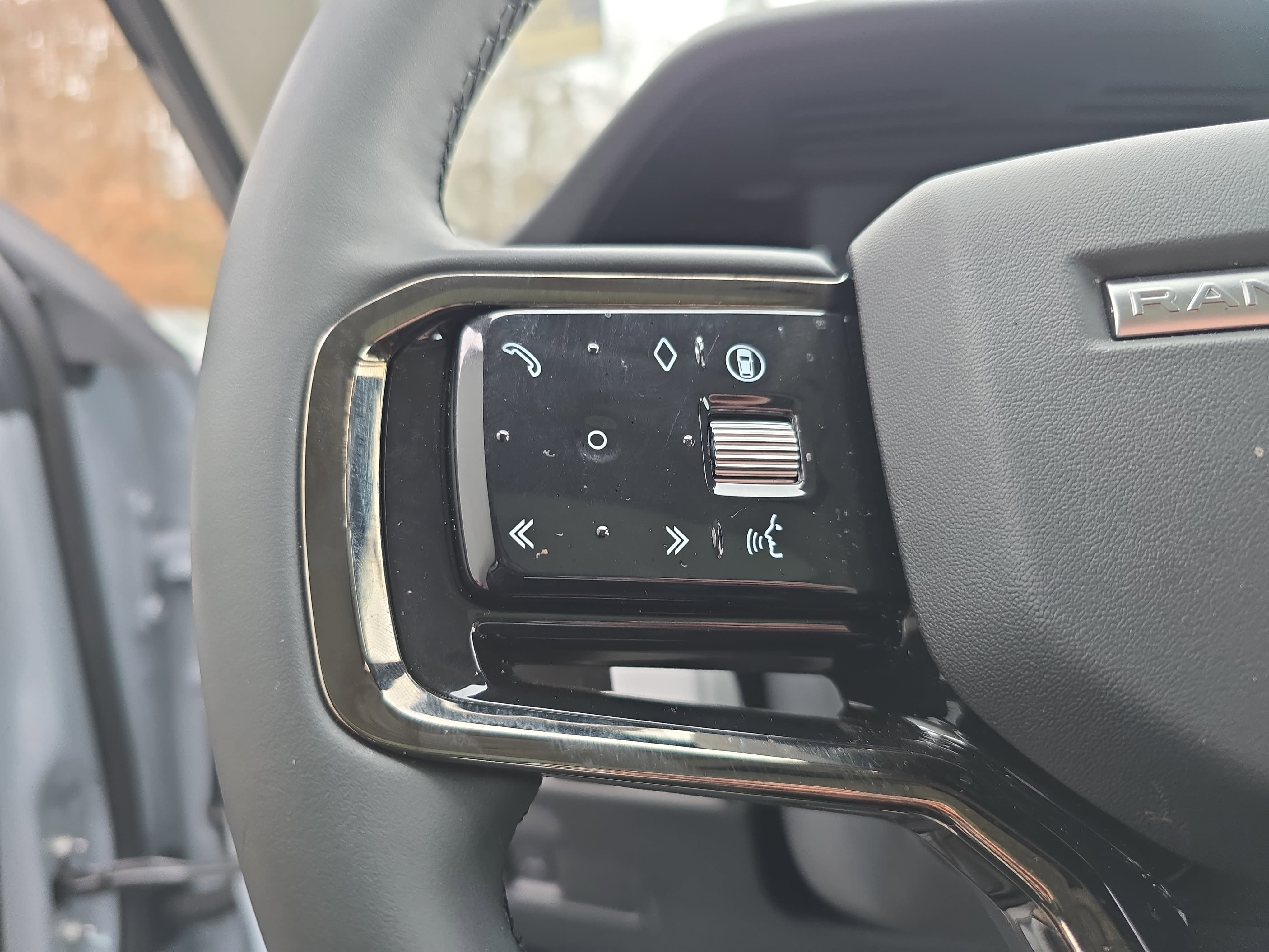 2025 Land Rover Range Rover Evoque Core S