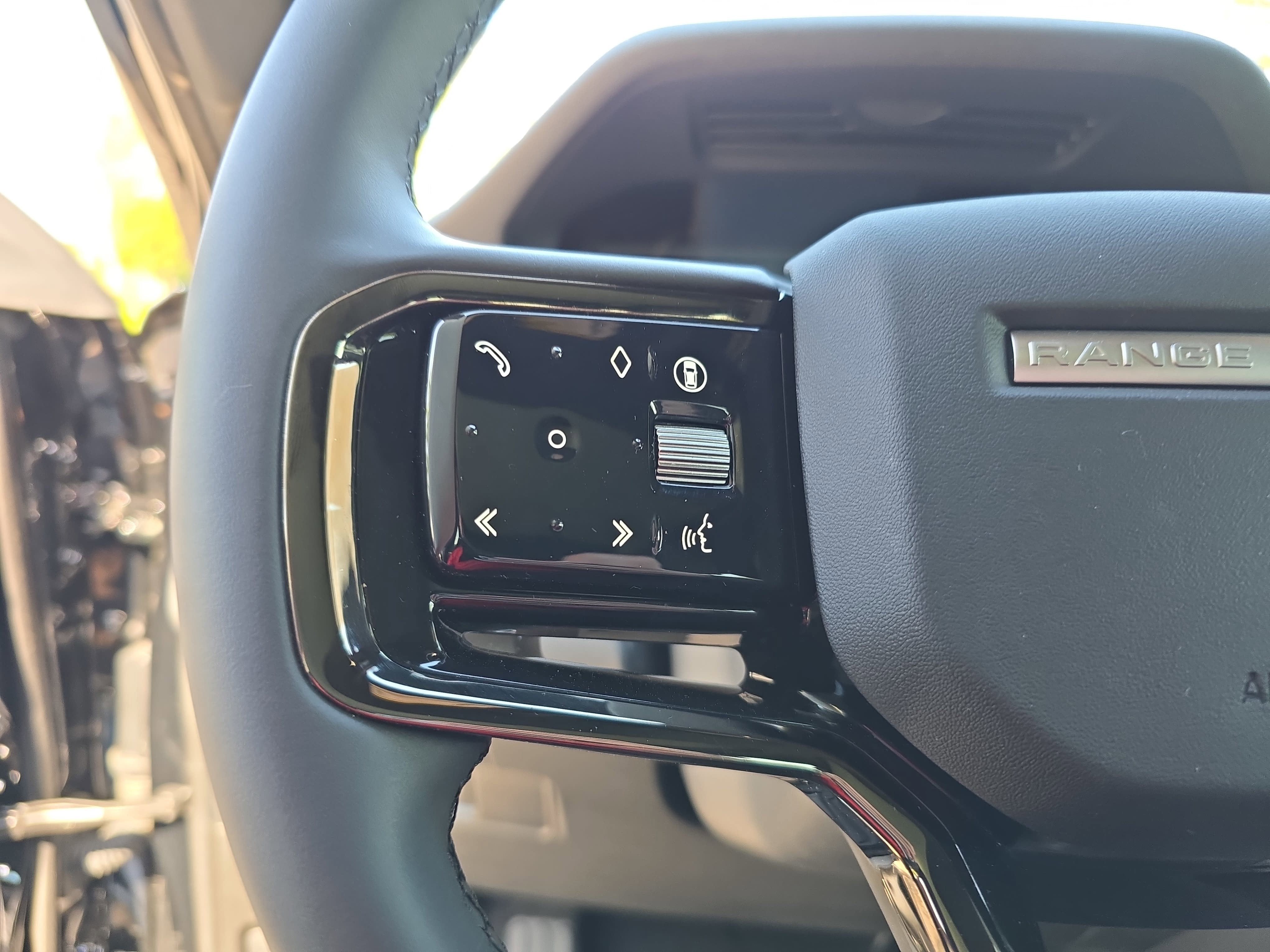 2026 Land Rover Range Rover Evoque Dynamic SE