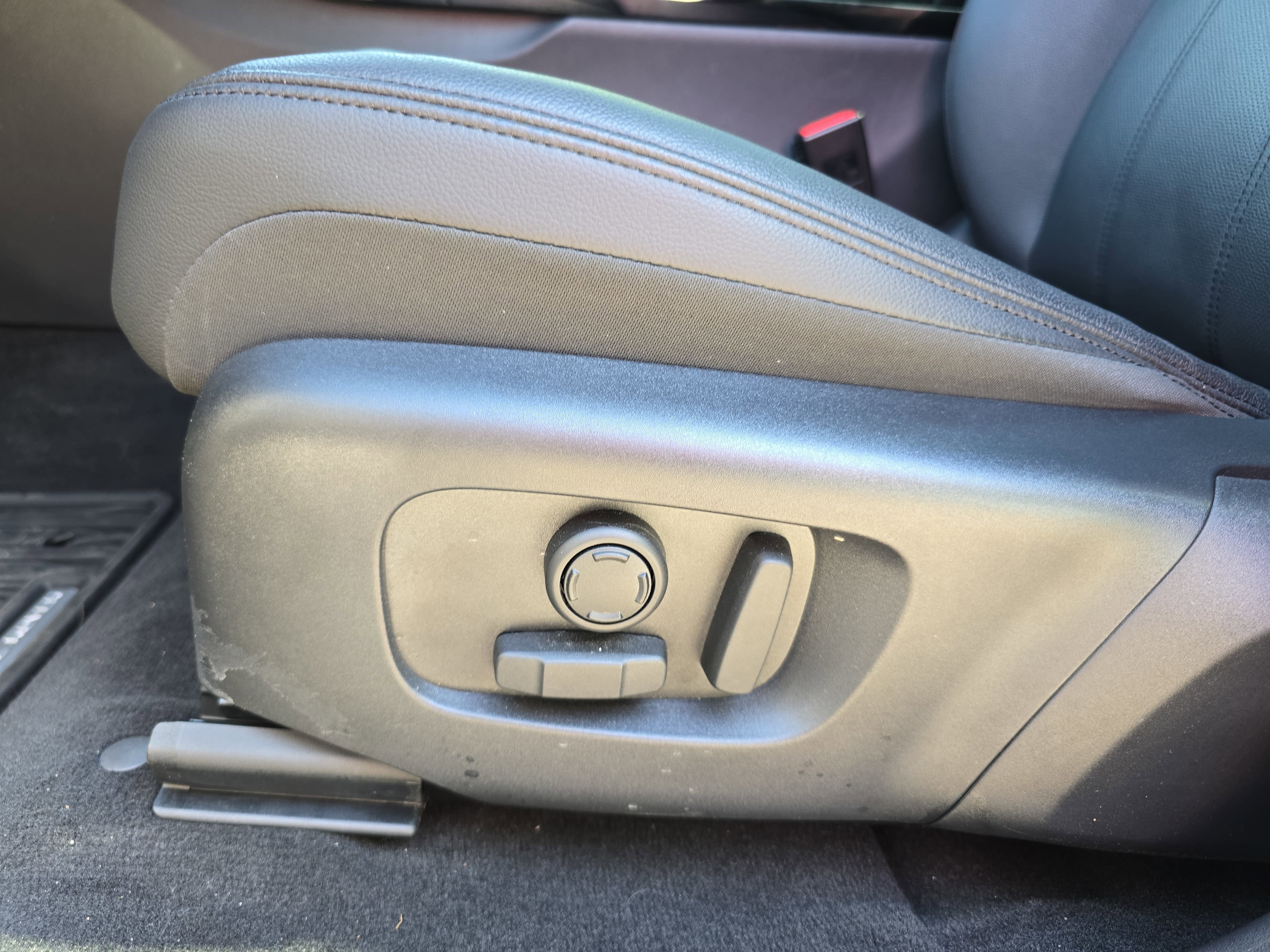 2026 Land Rover Range Rover Evoque Dynamic SE