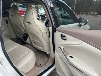 2021 Aston Martin DBX Base