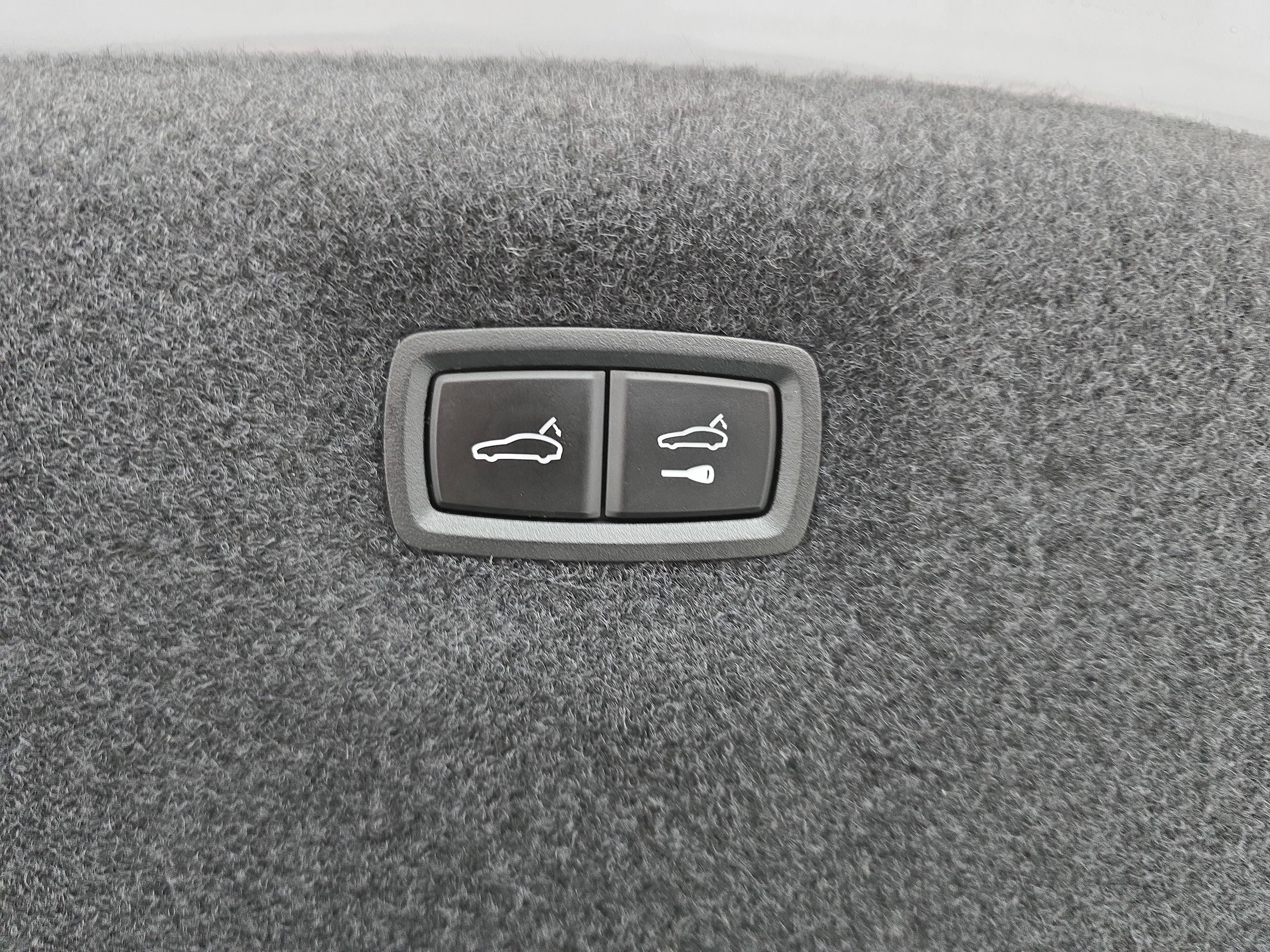 2023 Porsche Taycan Base