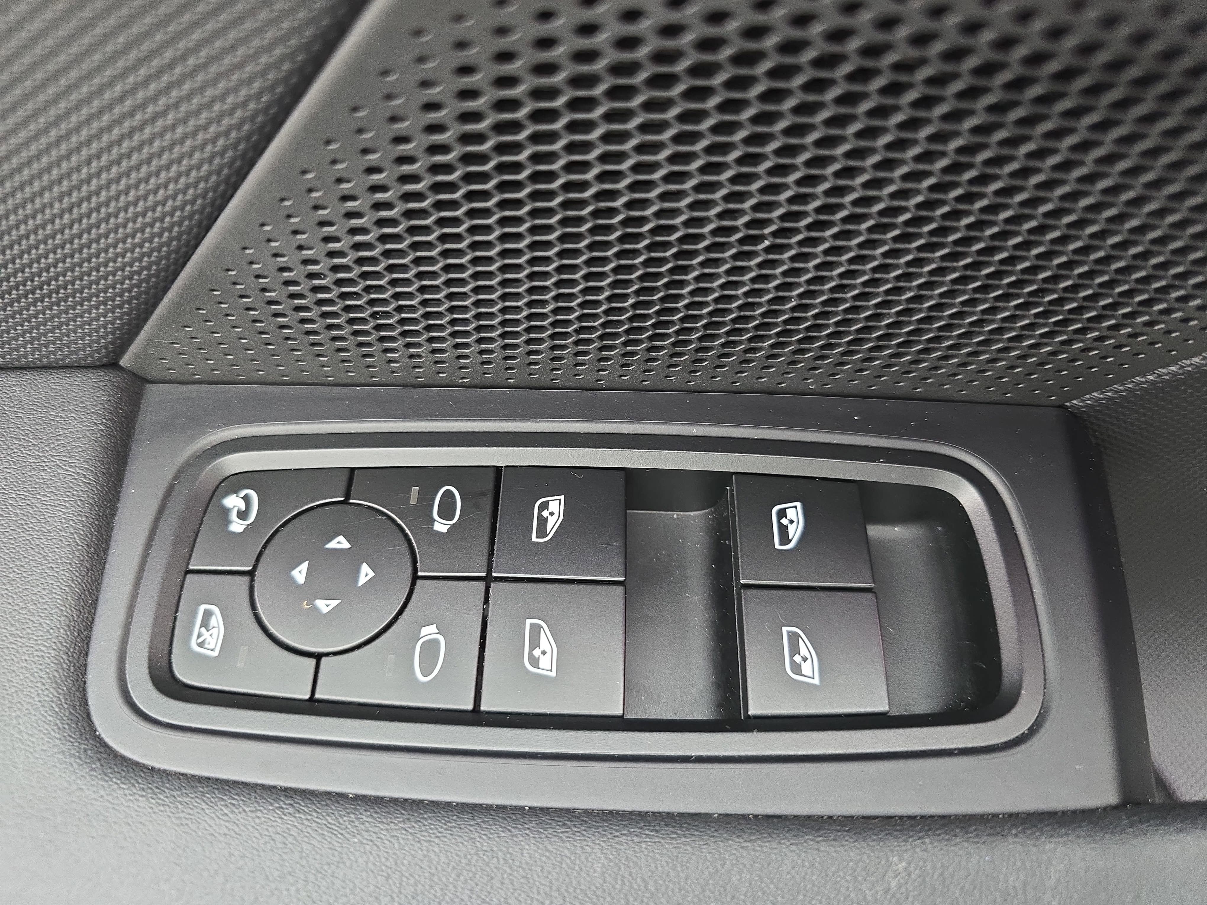 2023 Porsche Taycan Base