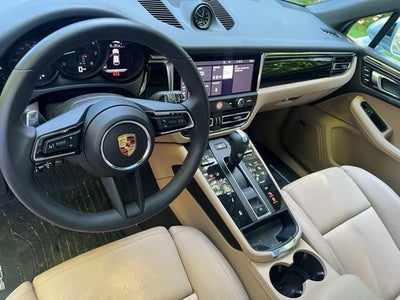 2025 Porsche Macan Base