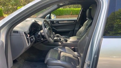 2020 Porsche Cayenne Base