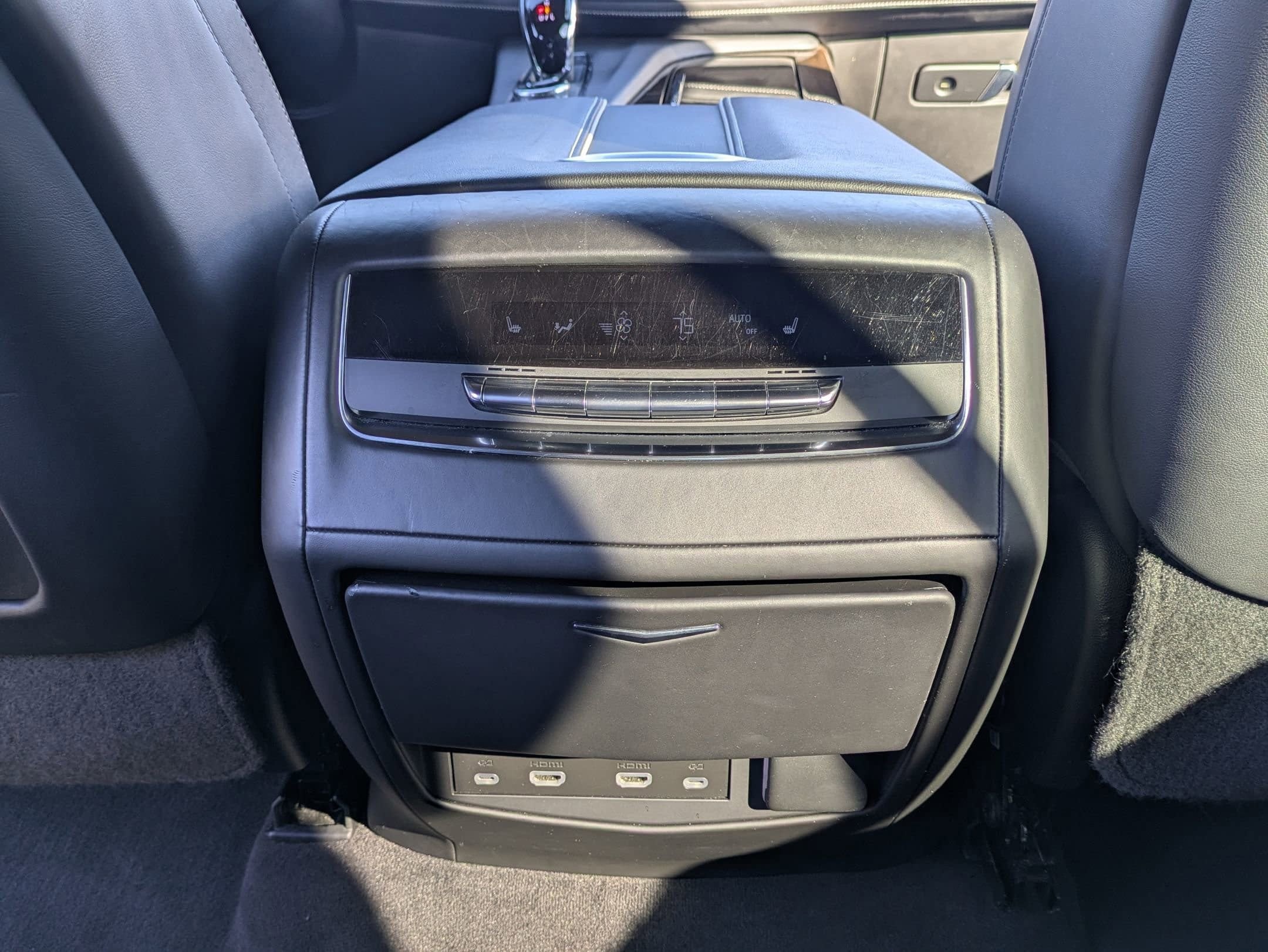 2023 Cadillac Escalade 4WD Sport Platinum