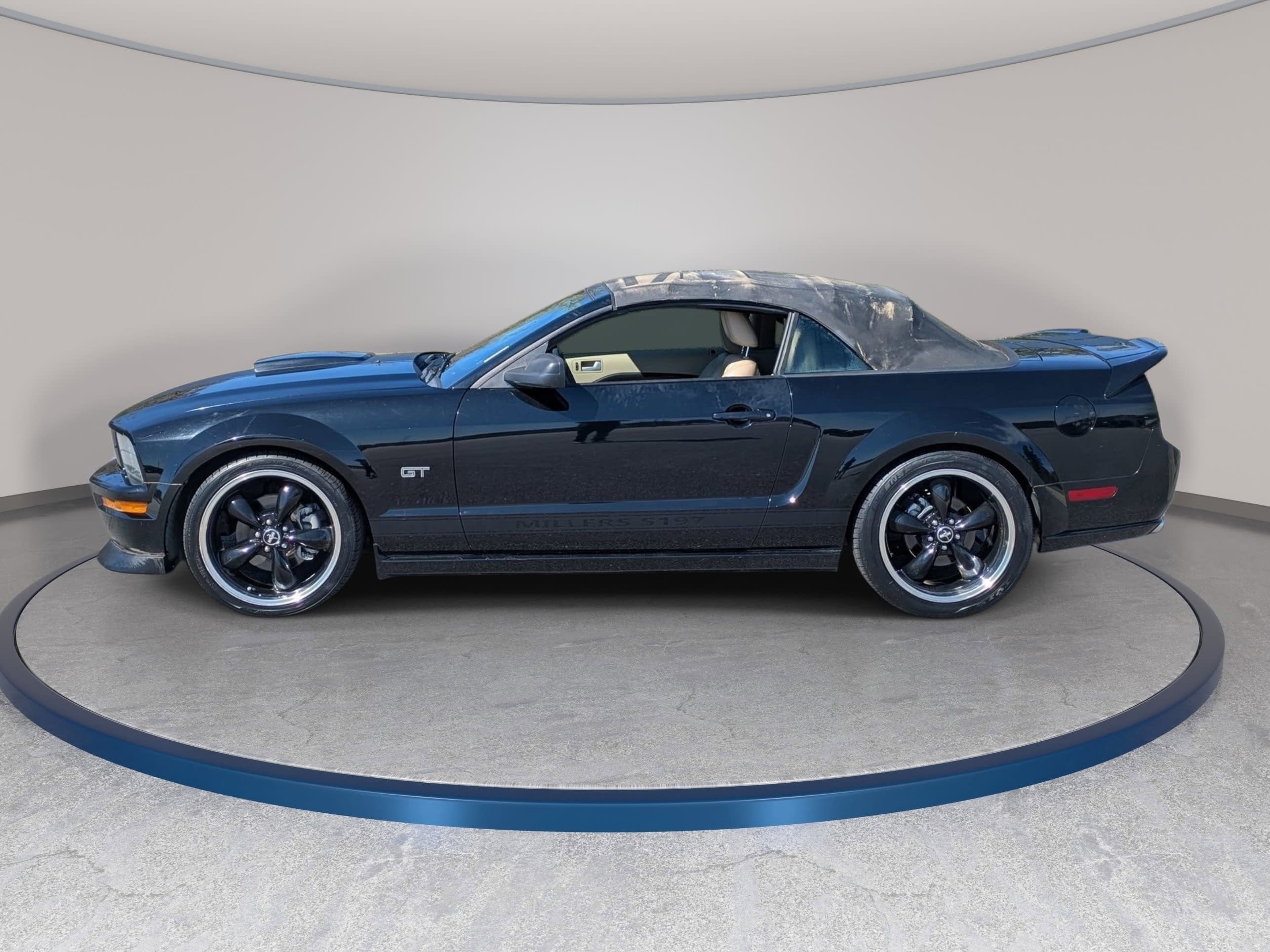 2007 Ford Mustang GT Deluxe