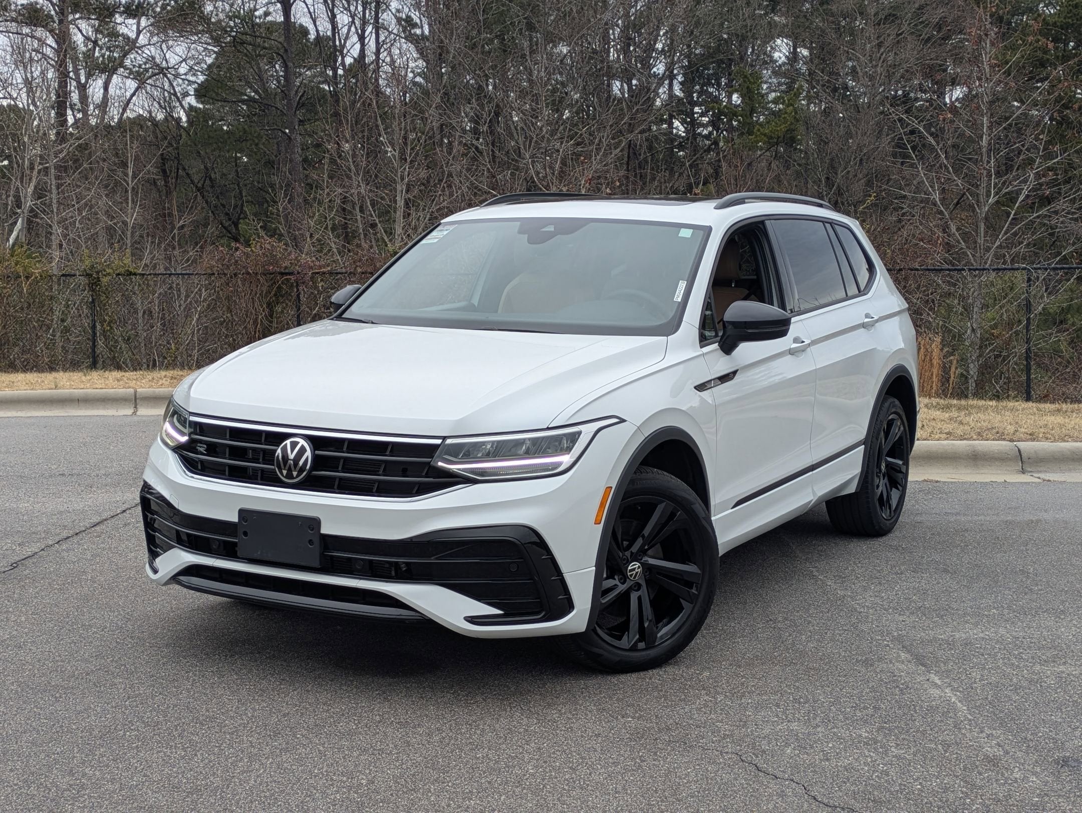 2023 Volkswagen Tiguan SE R-Line Black