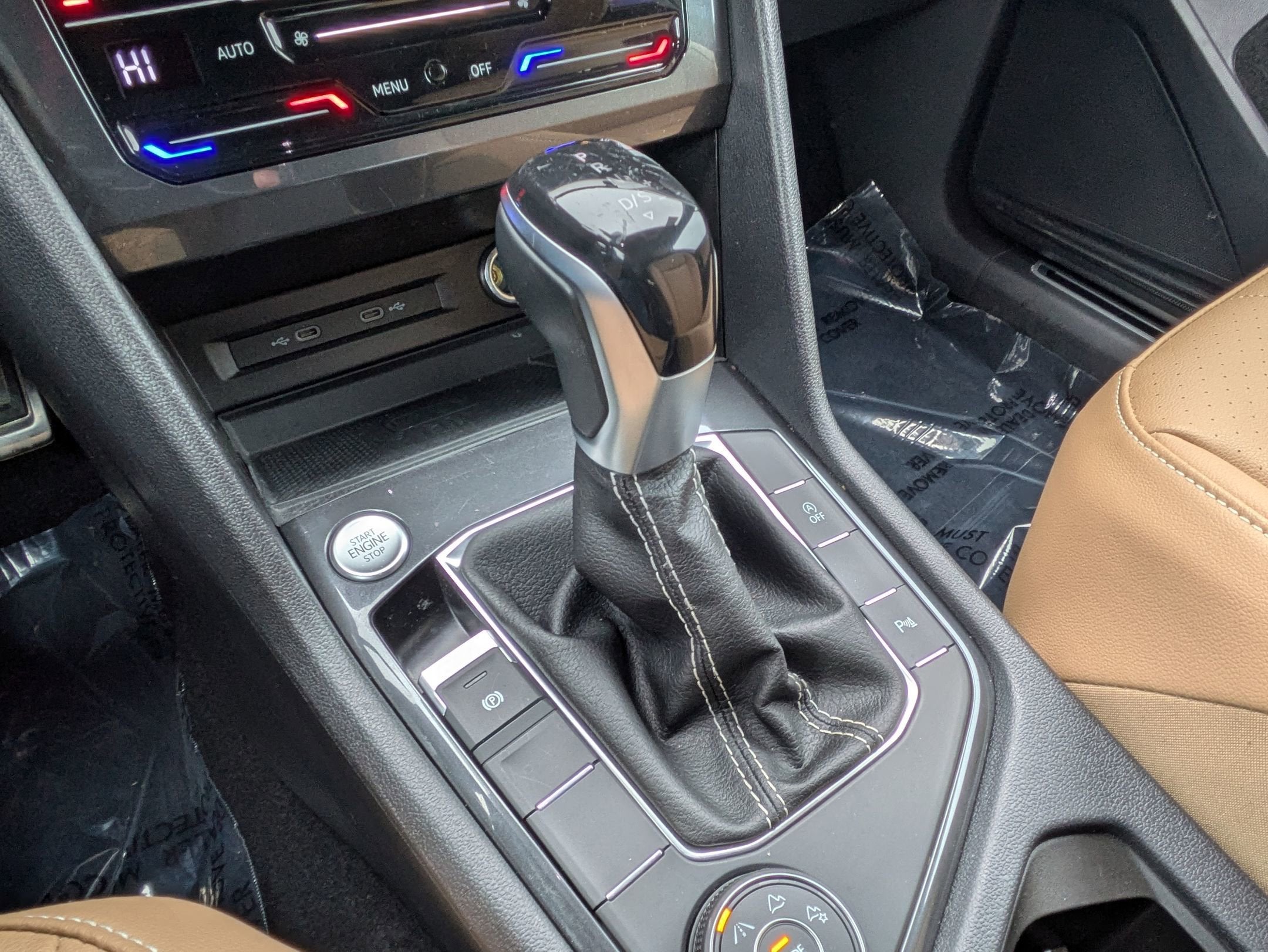 2023 Volkswagen Tiguan SE R-Line Black