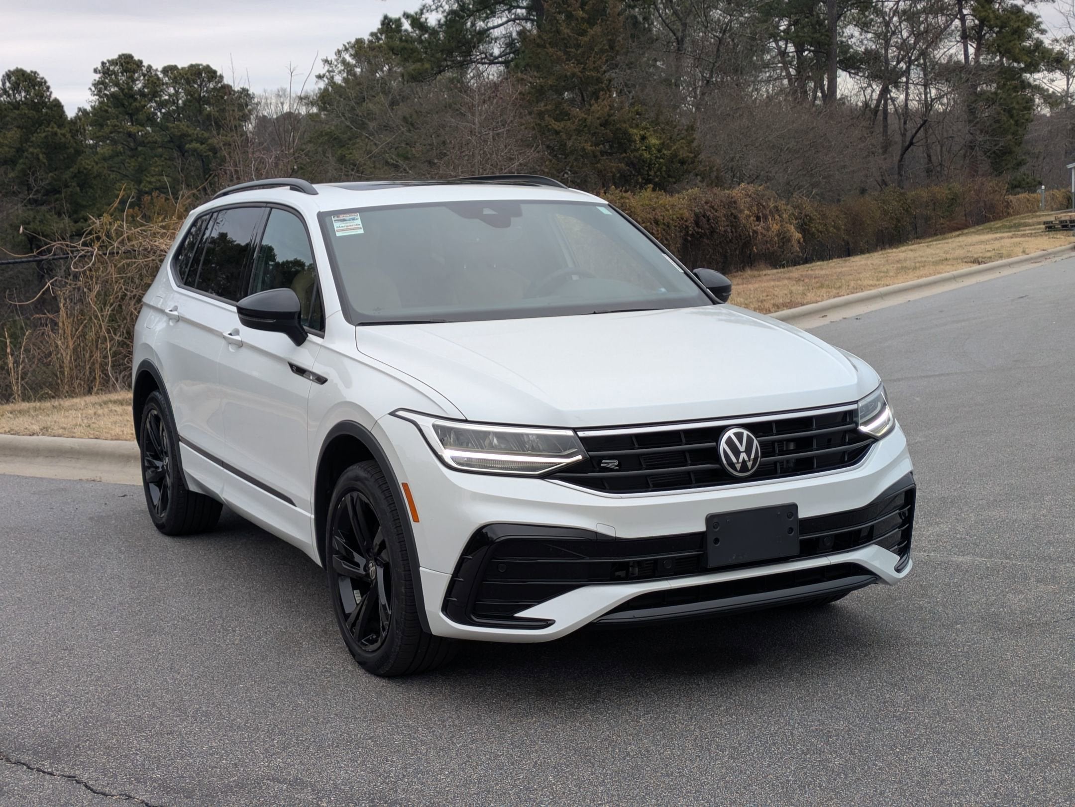 2023 Volkswagen Tiguan SE R-Line Black