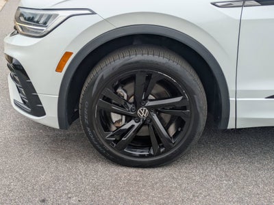 2023 Volkswagen Tiguan SE R-Line Black