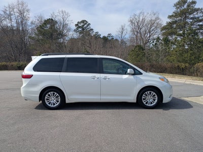 2016 Toyota Sienna XLE Premium