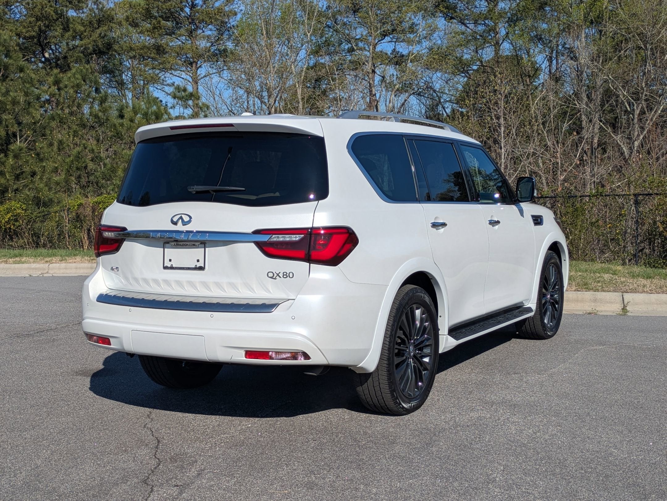 2023 INFINITI QX80 SENSORY
