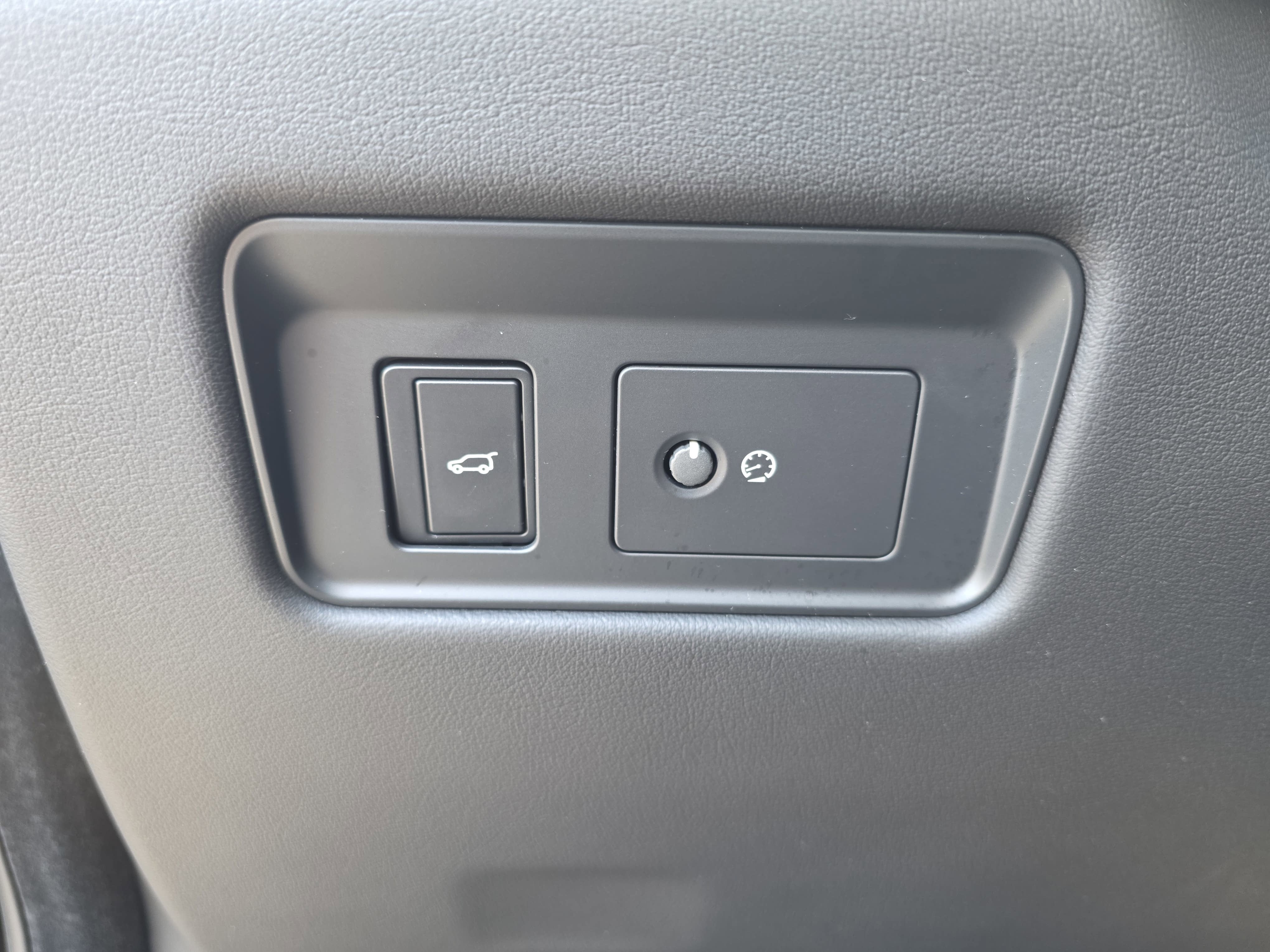 2025 Jaguar F-PACE R-Dynamic S