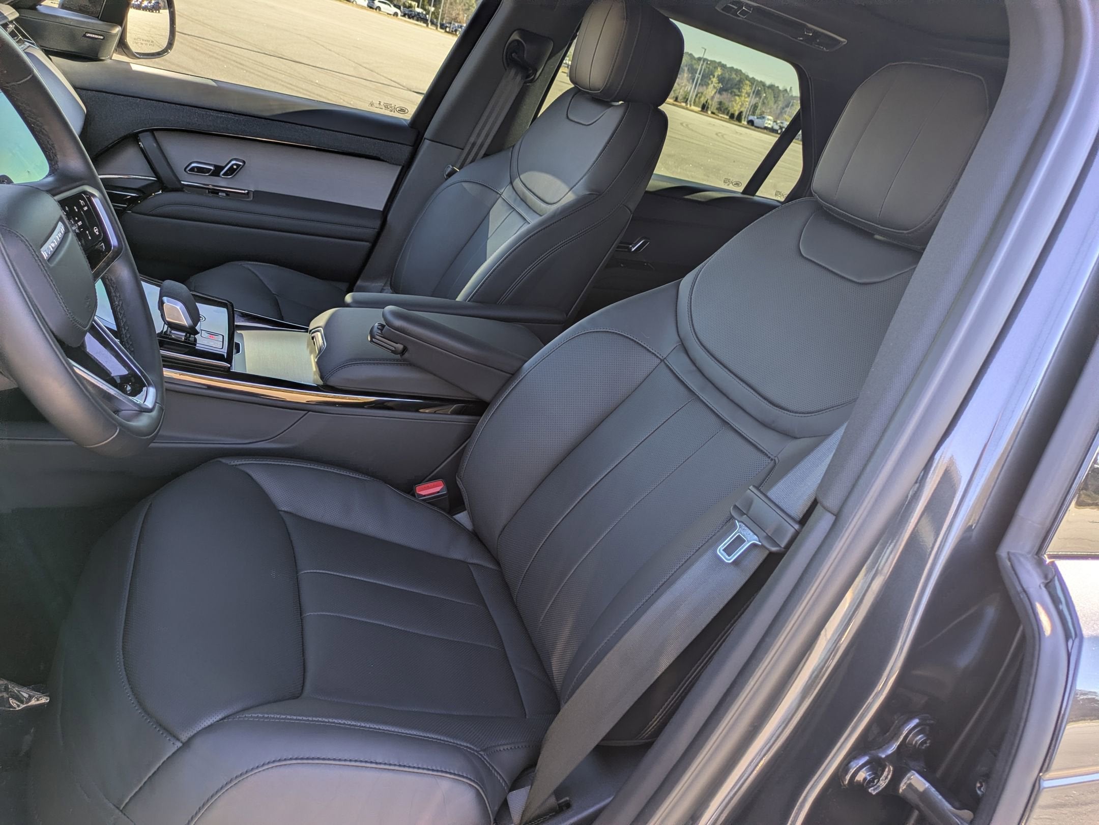 2025 Land Rover Range Rover Sport SE