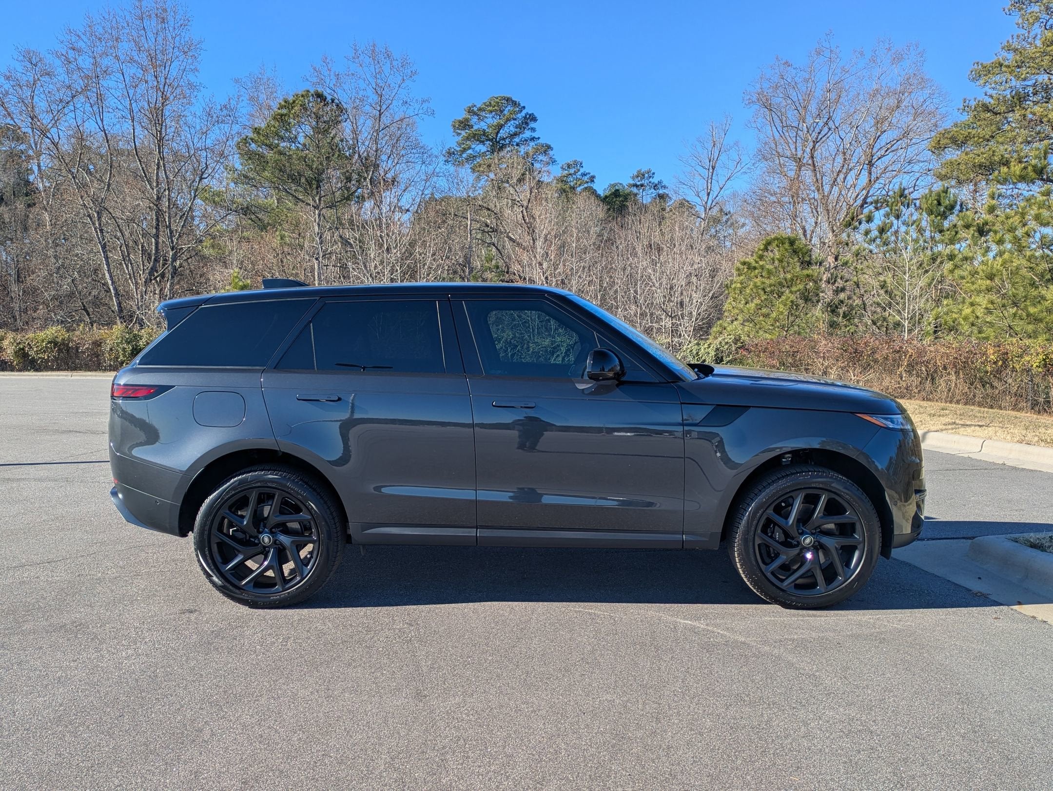 2025 Land Rover Range Rover Sport SE