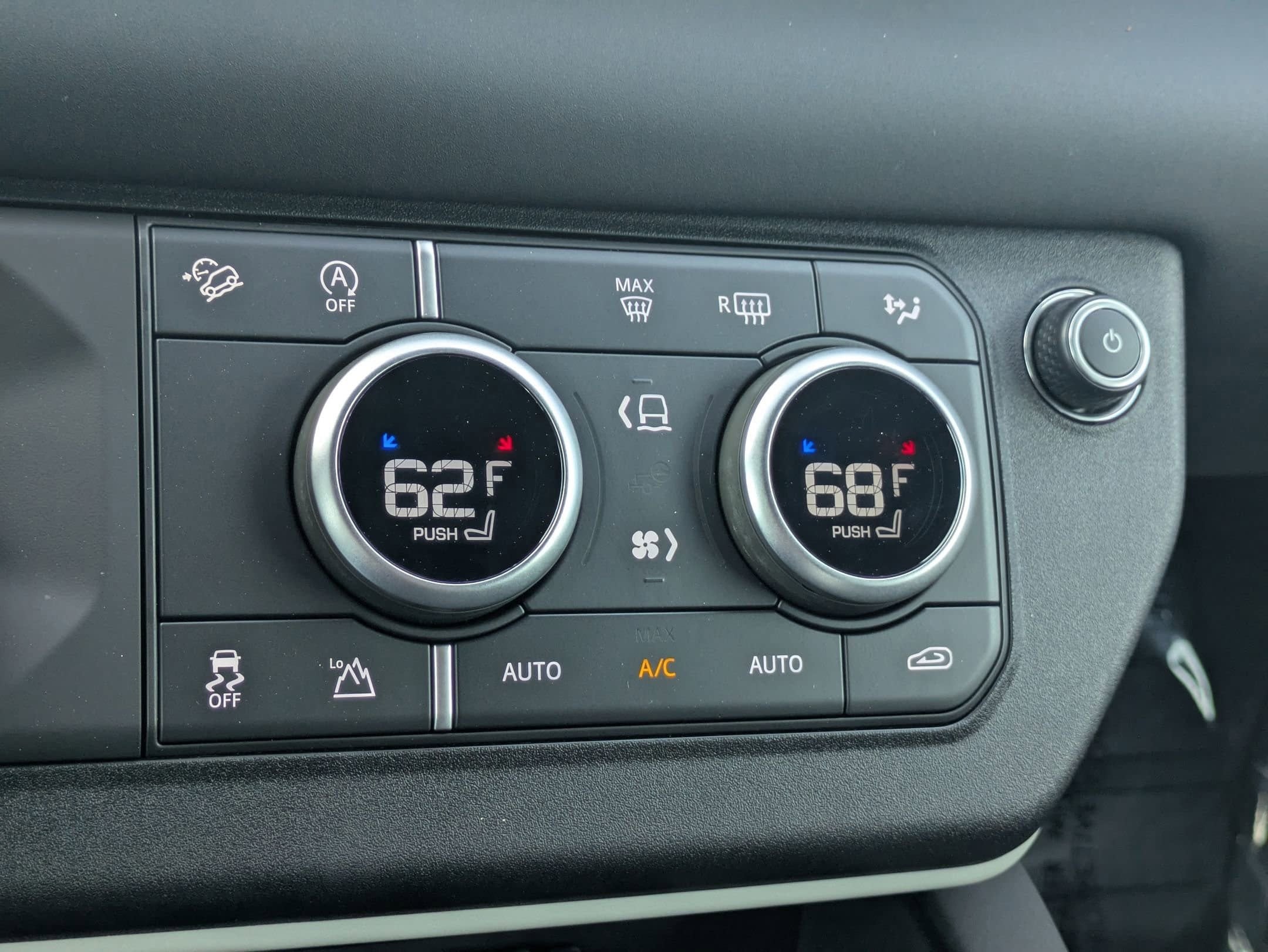 2024 Land Rover Defender X-Dynamic SE