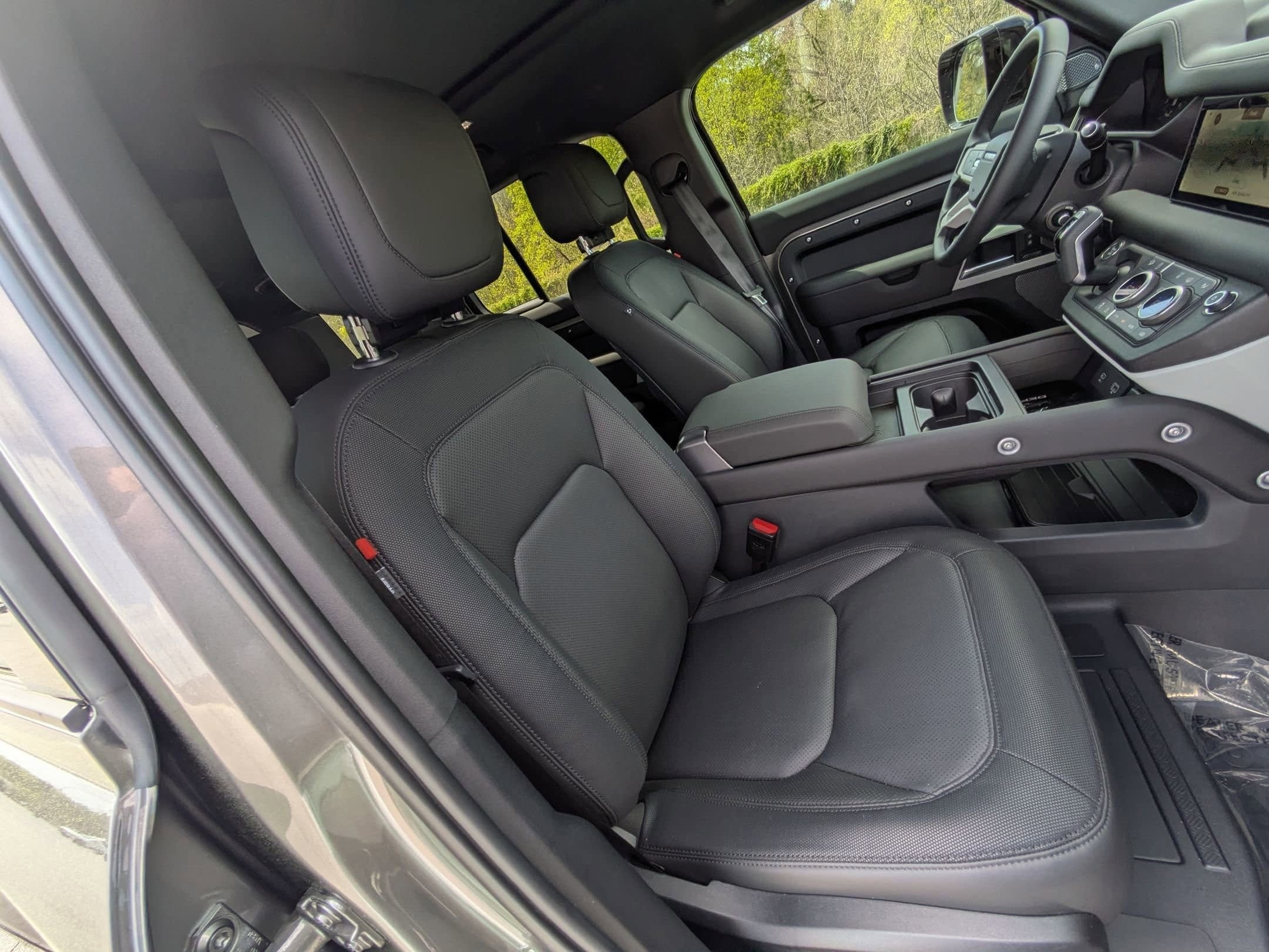 2024 Land Rover Defender X-Dynamic SE