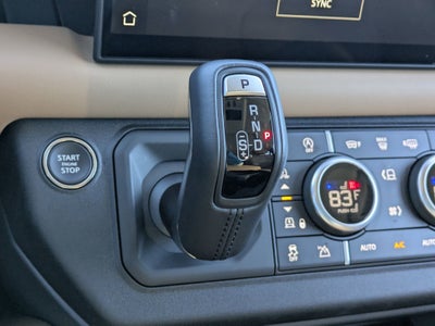 2025 Land Rover Defender X-Dynamic SE