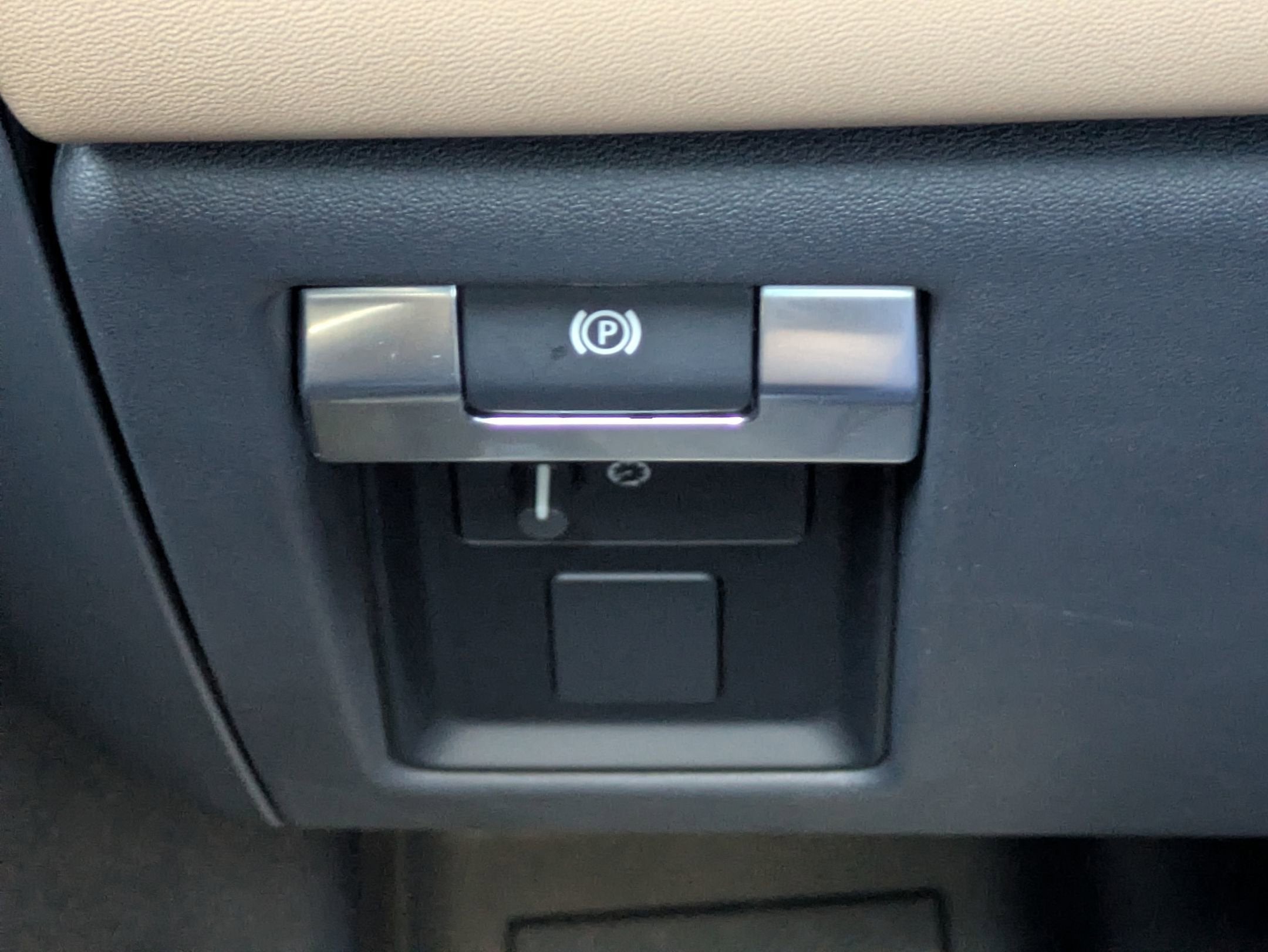 2025 Land Rover Defender X-Dynamic SE