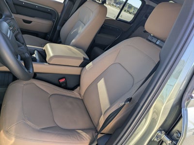 2025 Land Rover Defender X-Dynamic SE