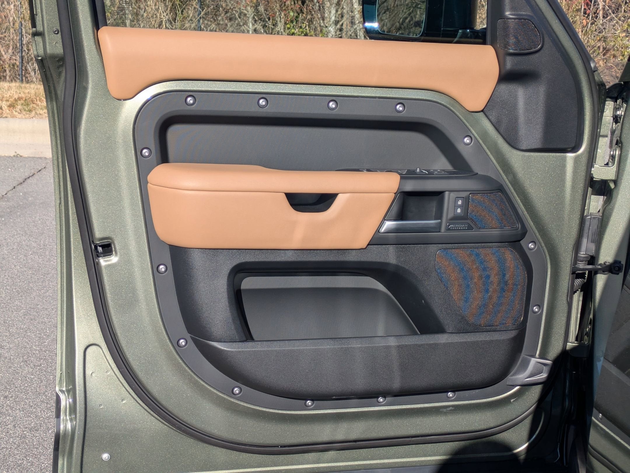 2025 Land Rover Defender X-Dynamic SE