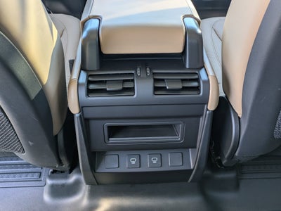 2025 Land Rover Defender X-Dynamic SE