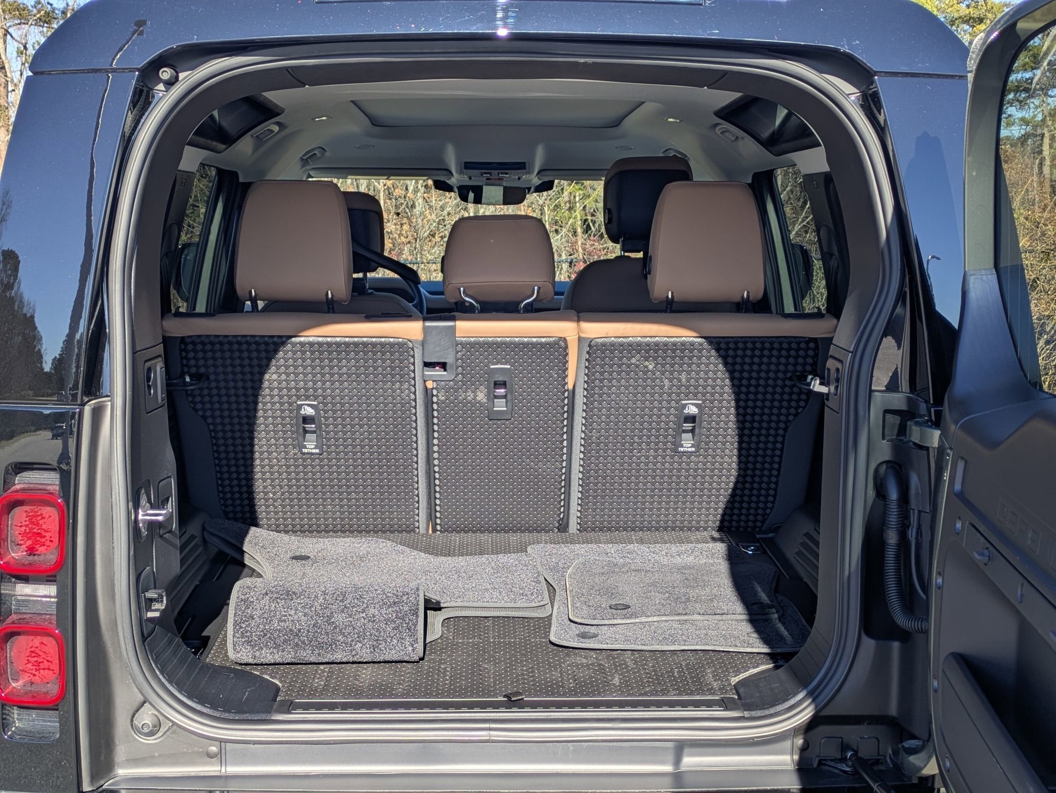 2025 Land Rover Defender X-Dynamic SE