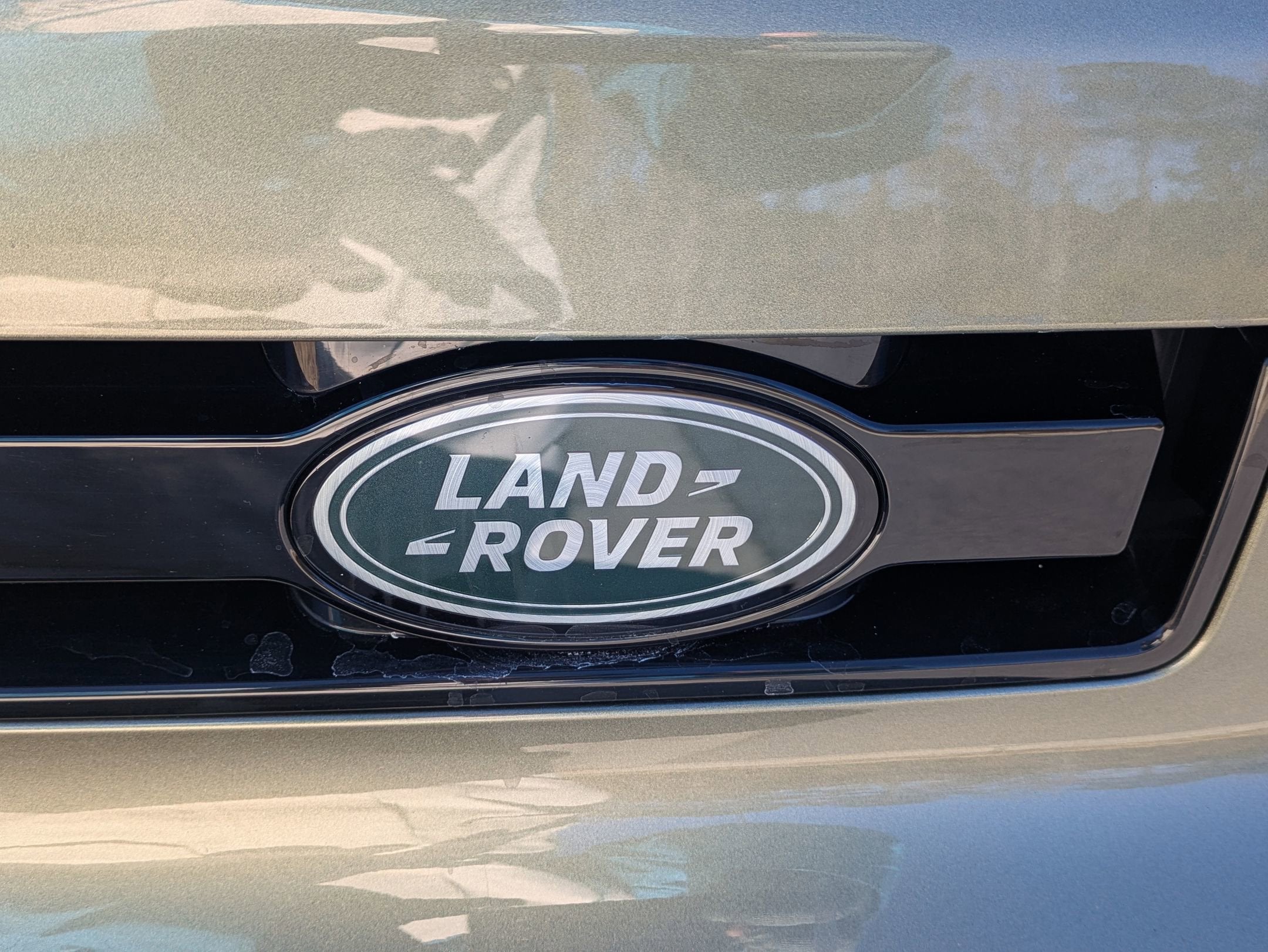 2025 Land Rover Defender X-Dynamic SE