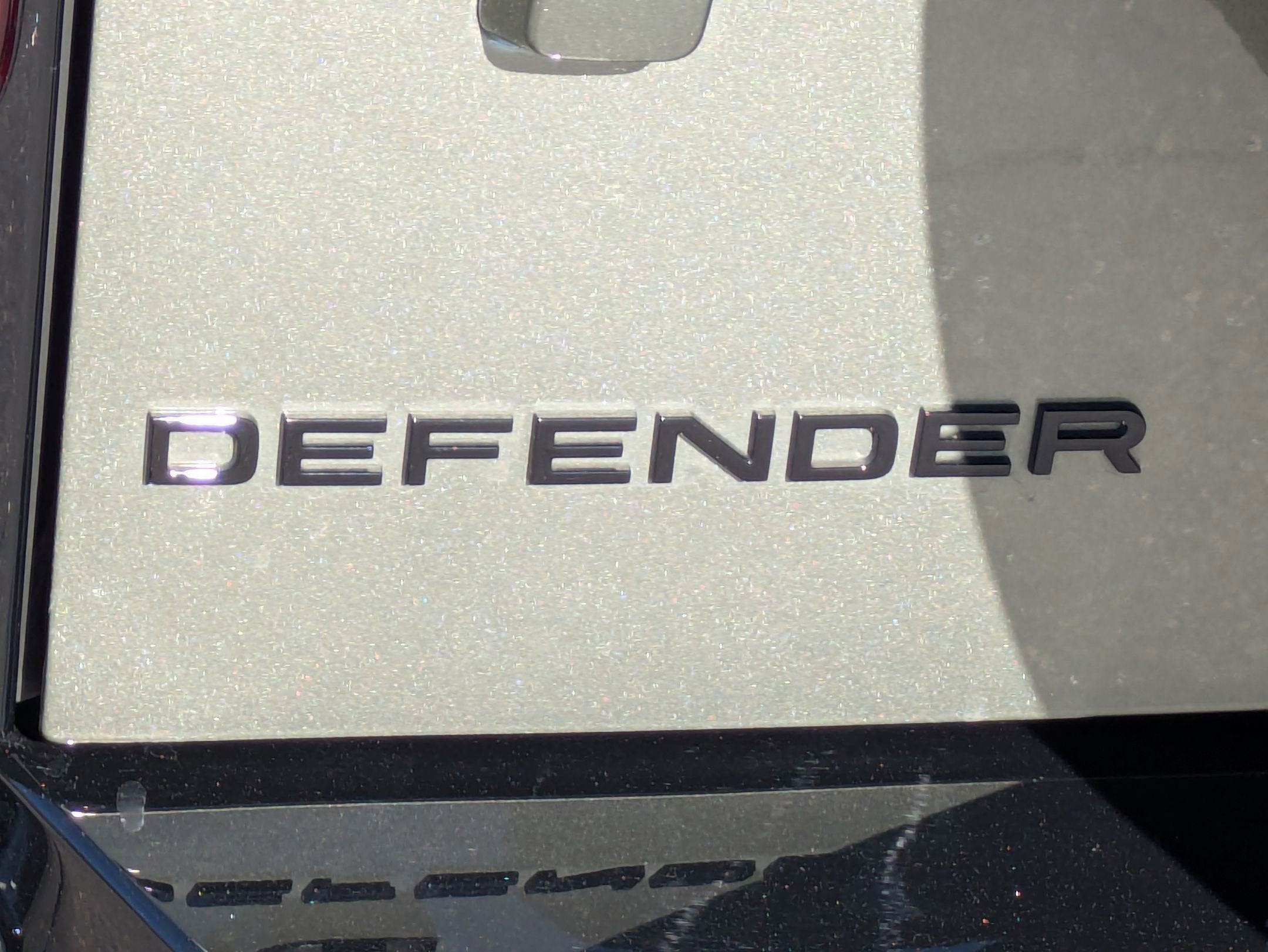 2025 Land Rover Defender X-Dynamic SE