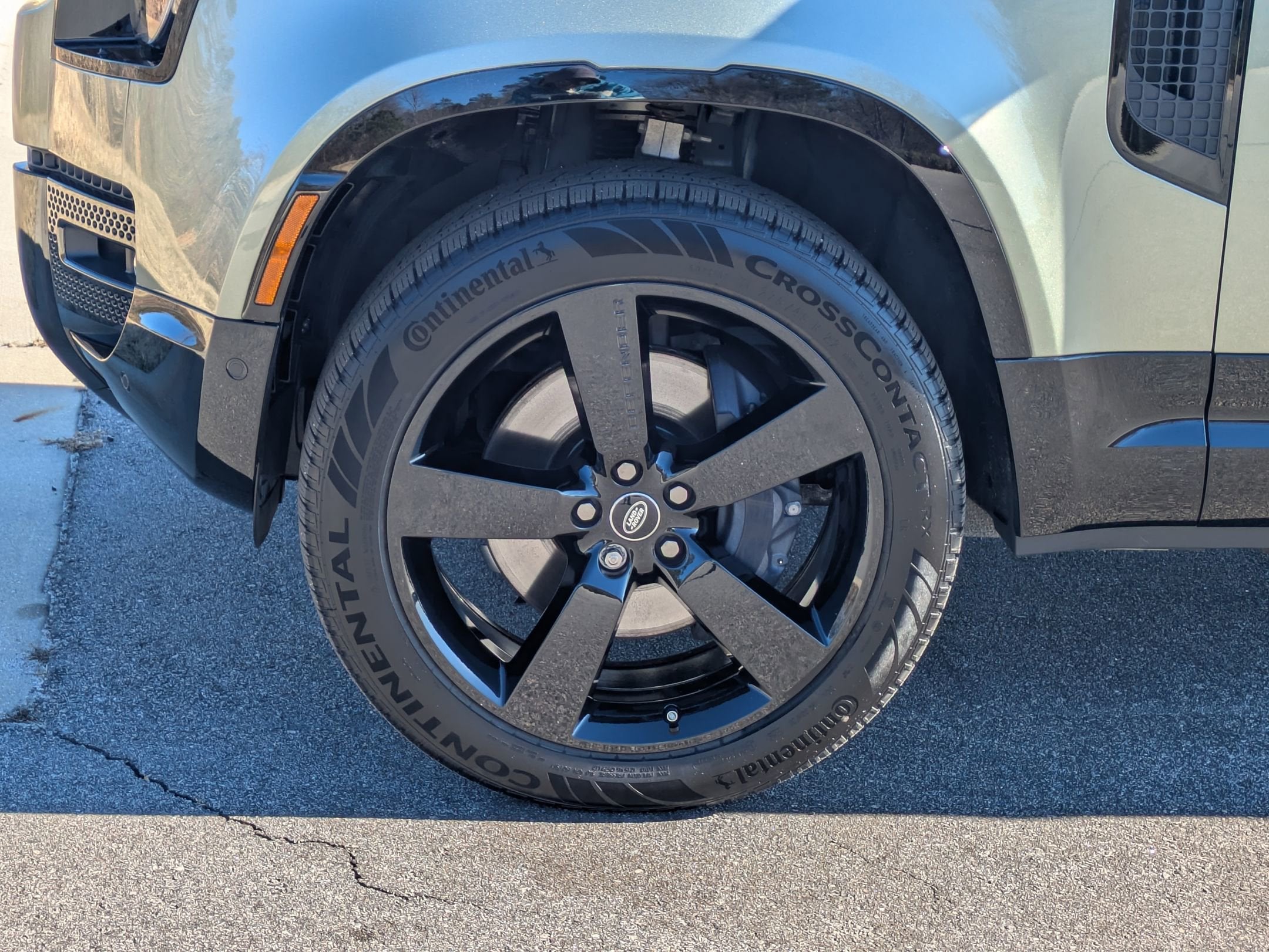 2025 Land Rover Defender X-Dynamic SE