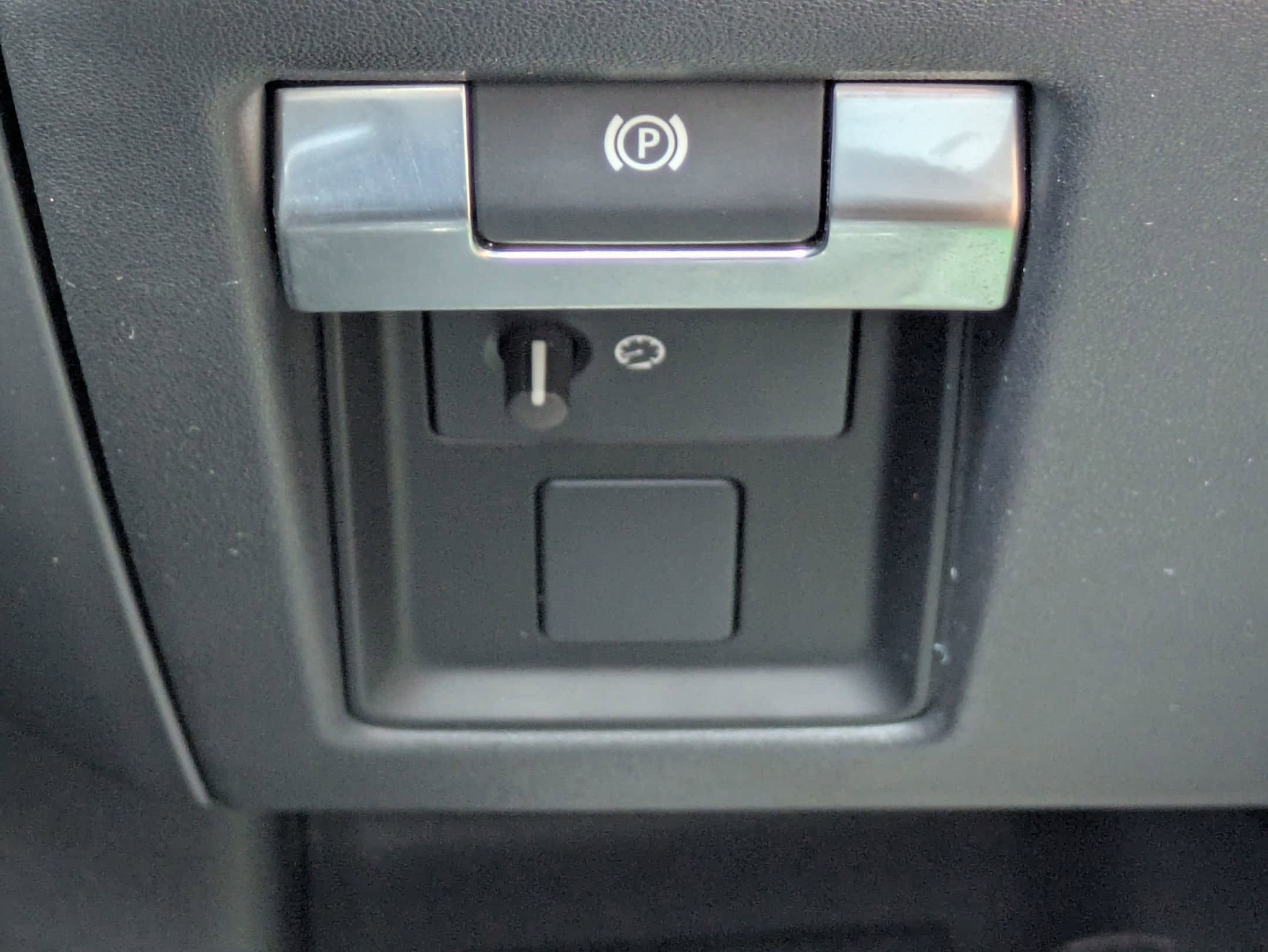 2024 Land Rover Defender X-Dynamic SE