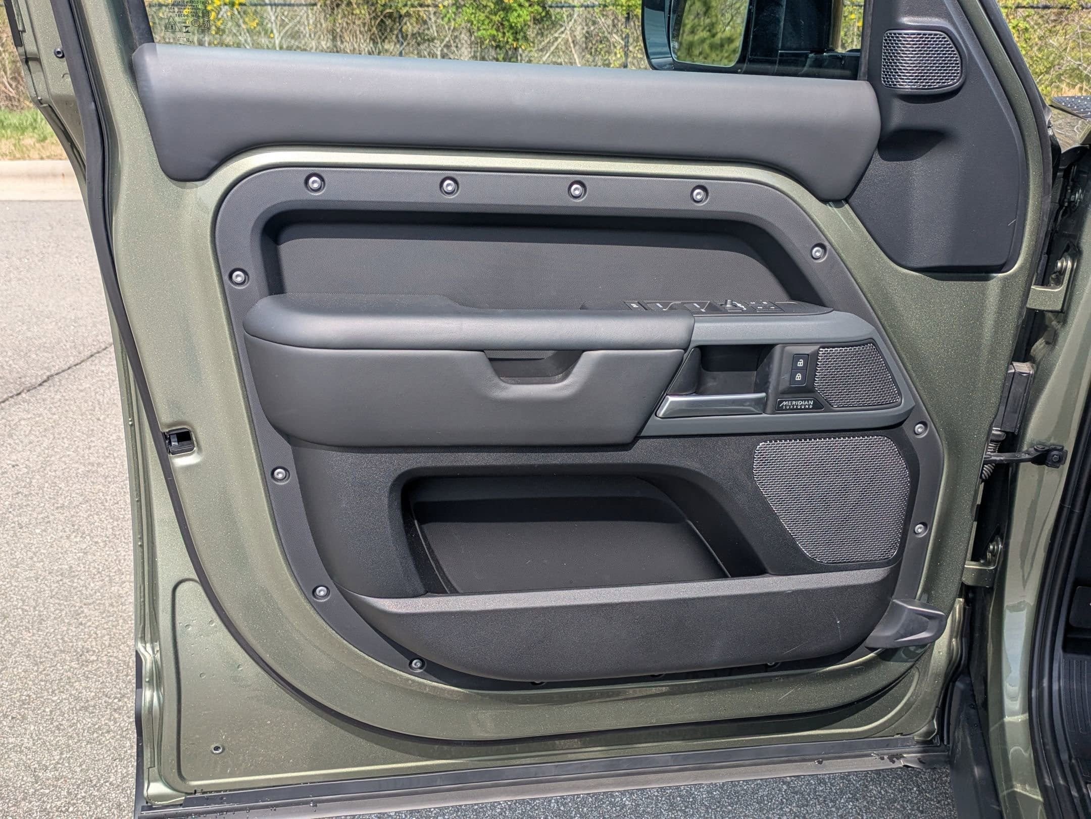 2024 Land Rover Defender X-Dynamic SE