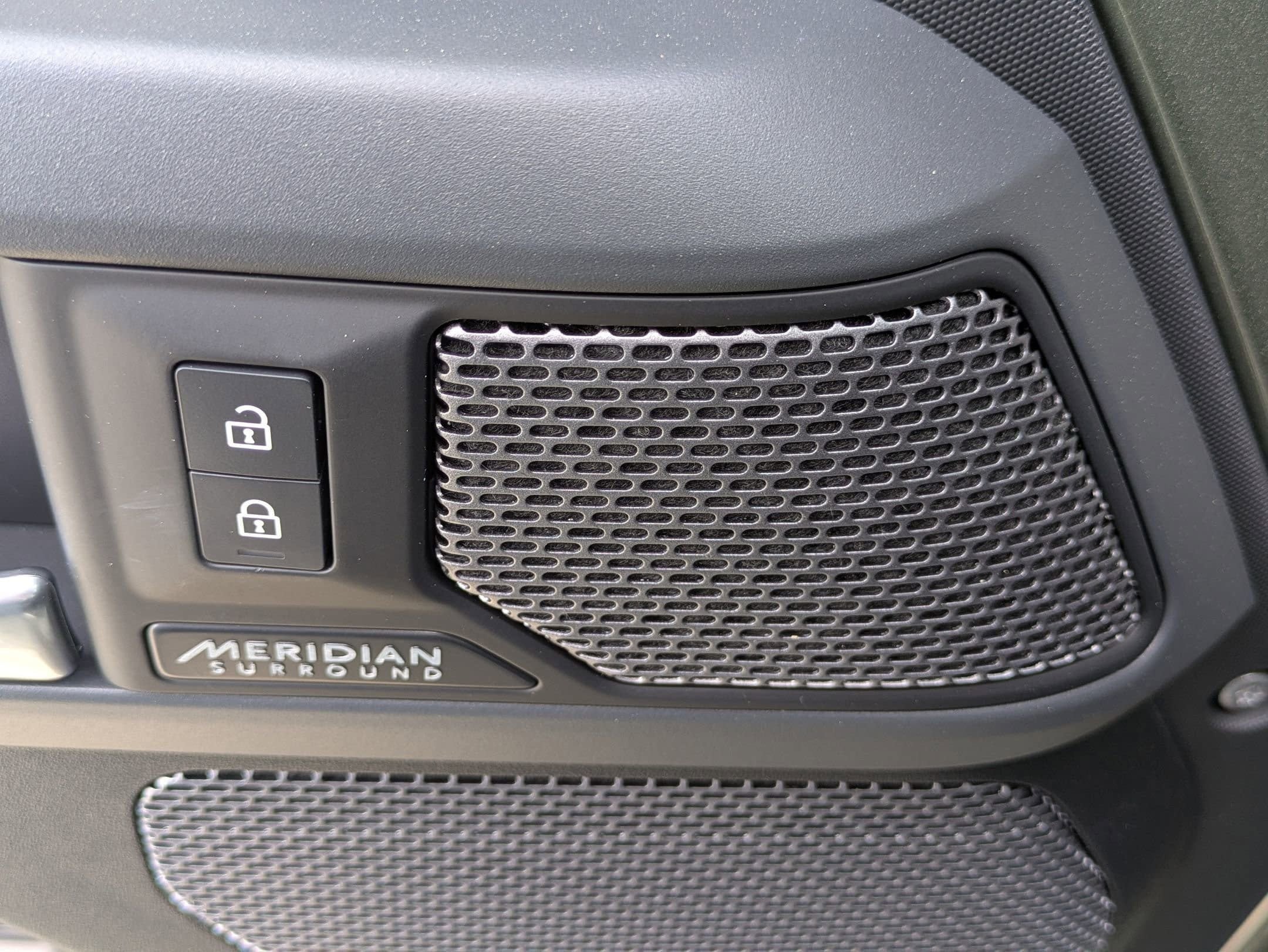 2024 Land Rover Defender X-Dynamic SE