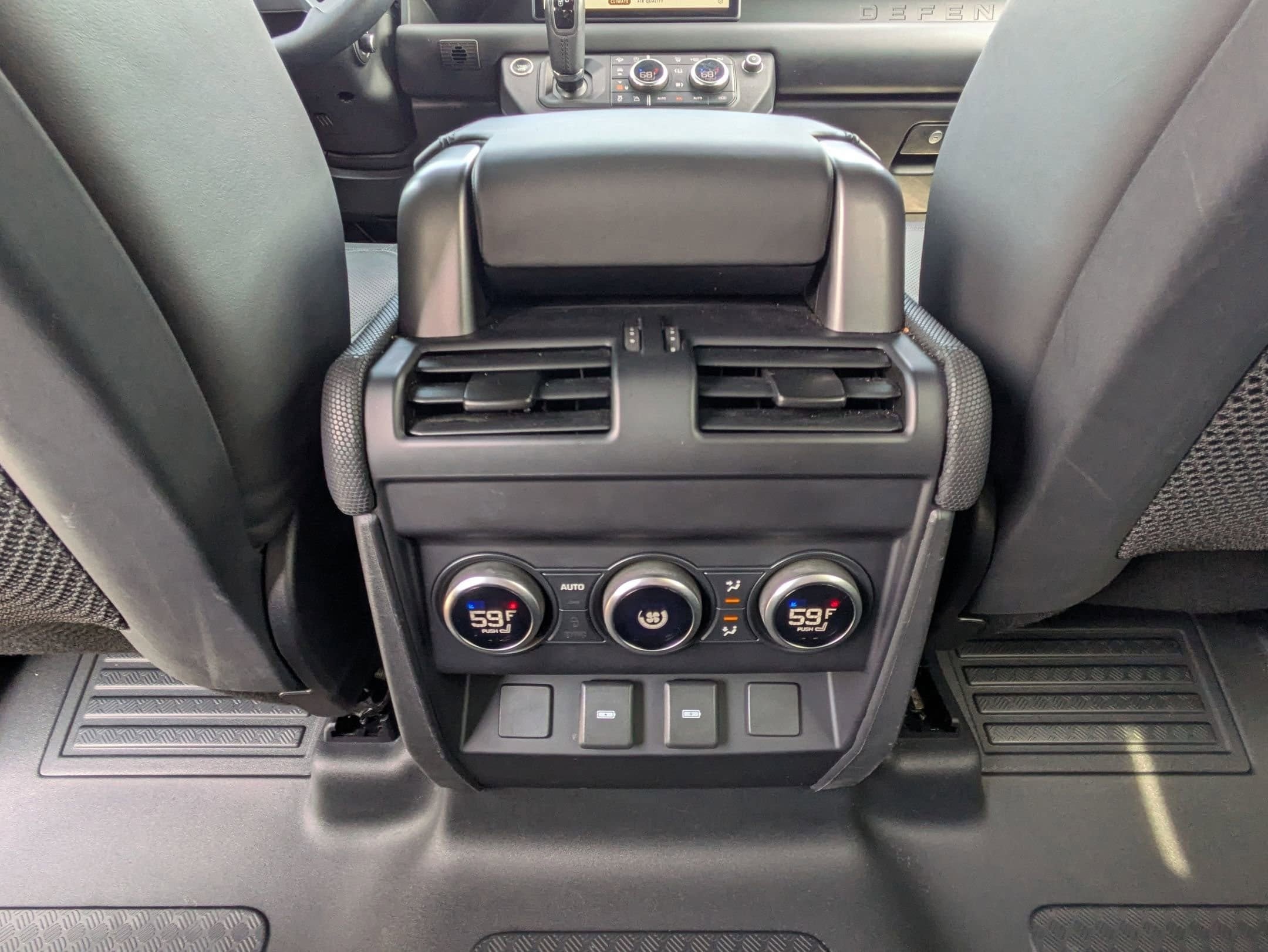 2024 Land Rover Defender X-Dynamic SE