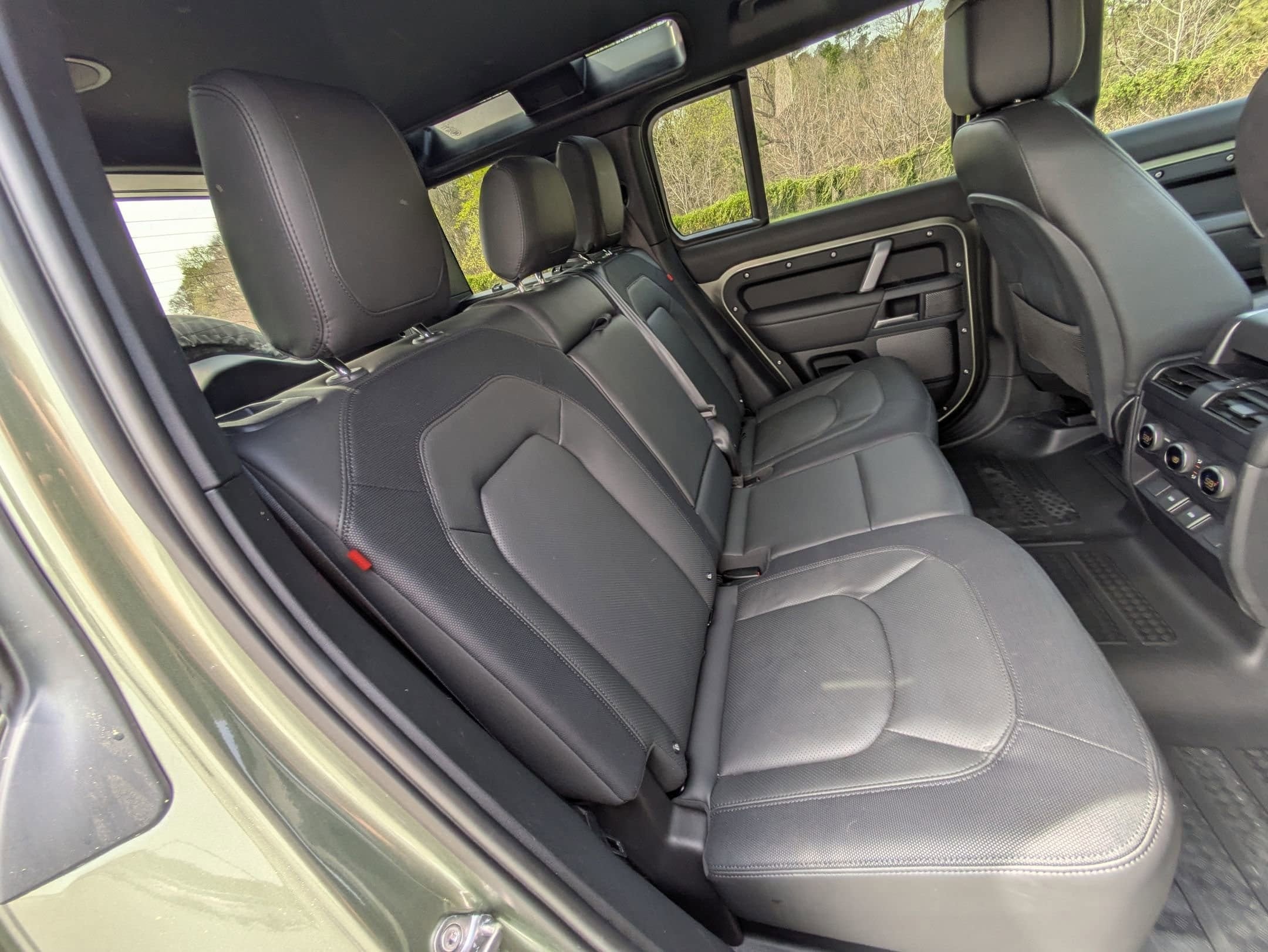 2024 Land Rover Defender X-Dynamic SE