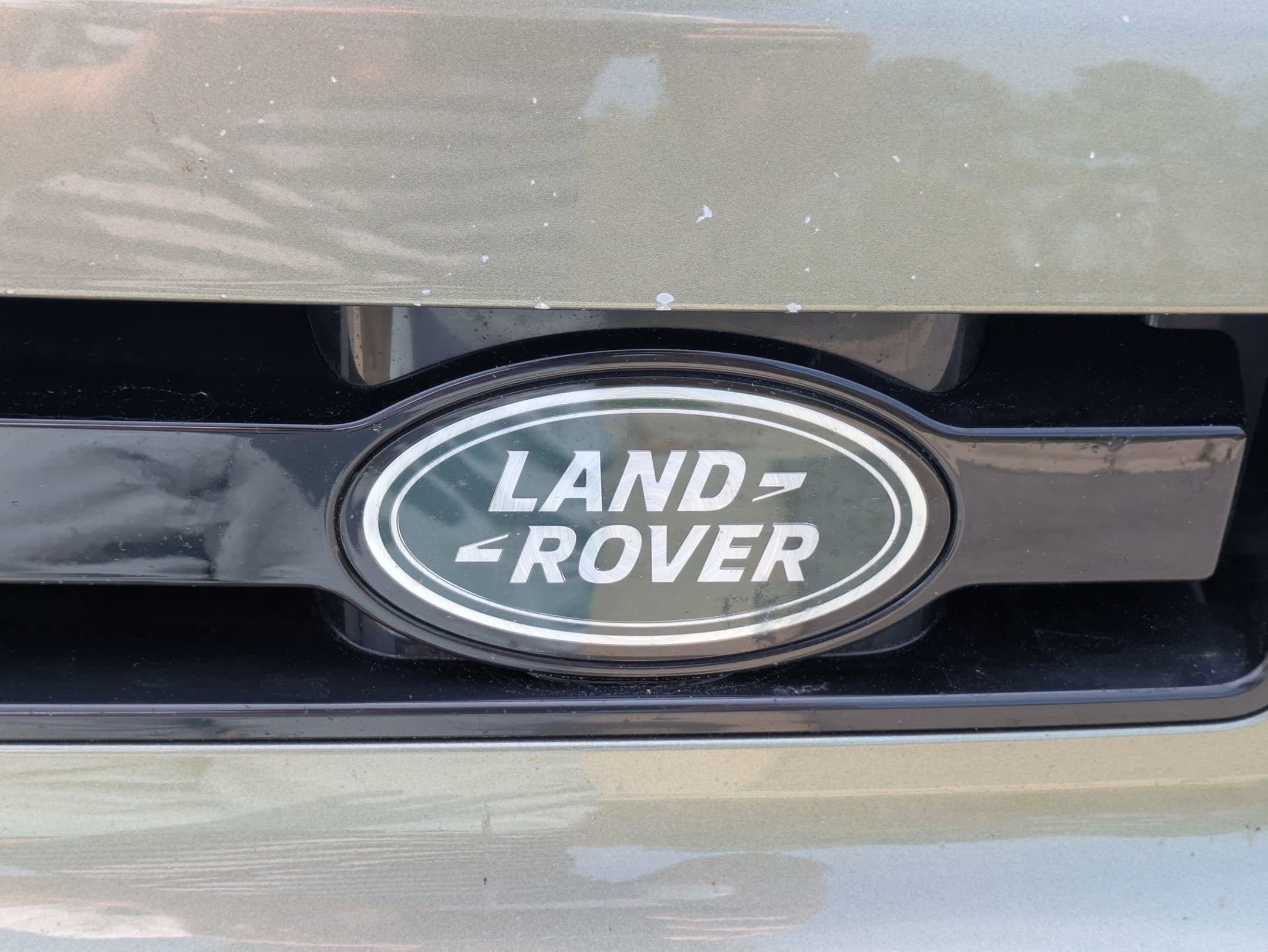 2024 Land Rover Defender X-Dynamic SE