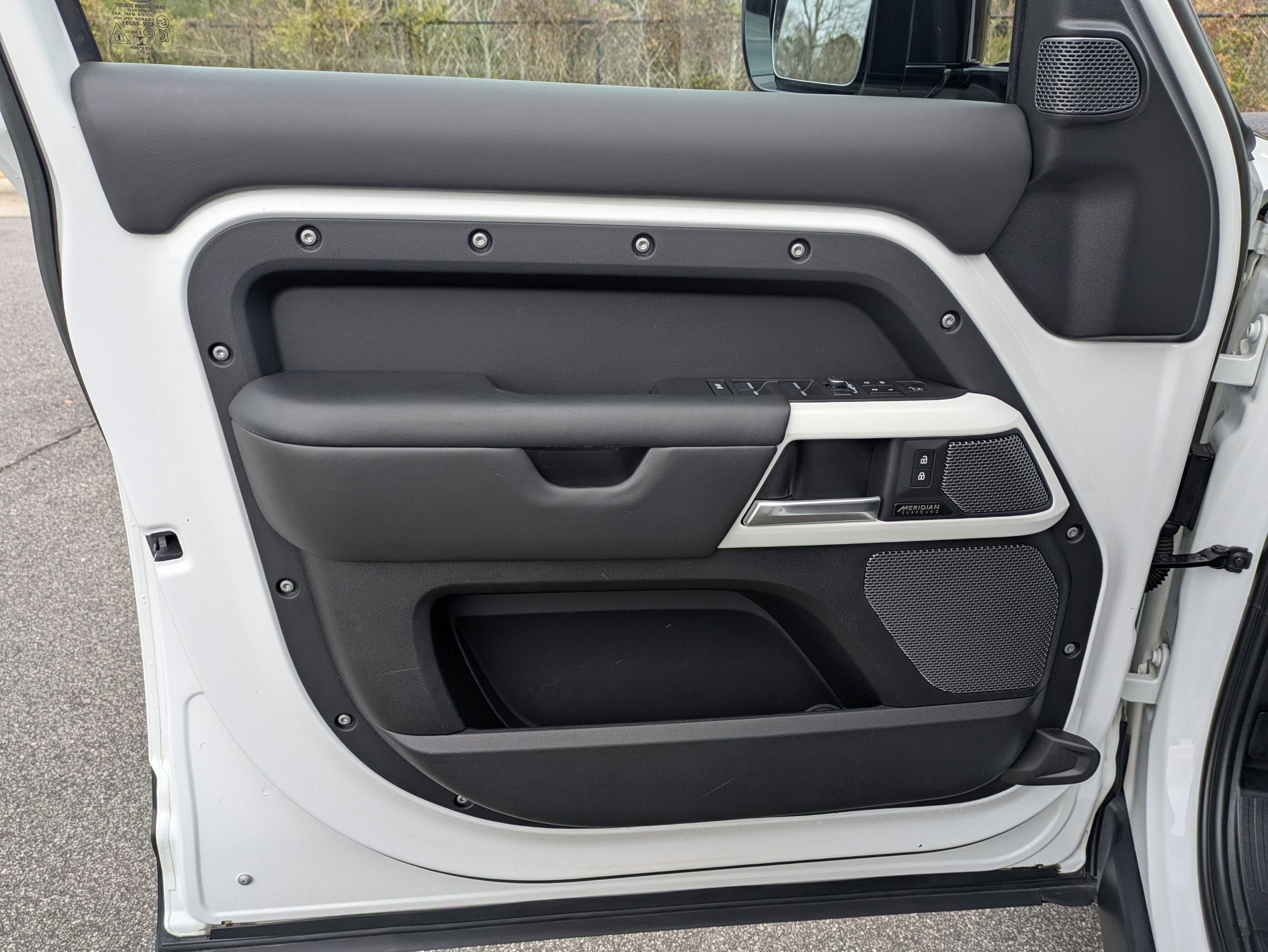 2023 Land Rover Defender X-Dynamic SE