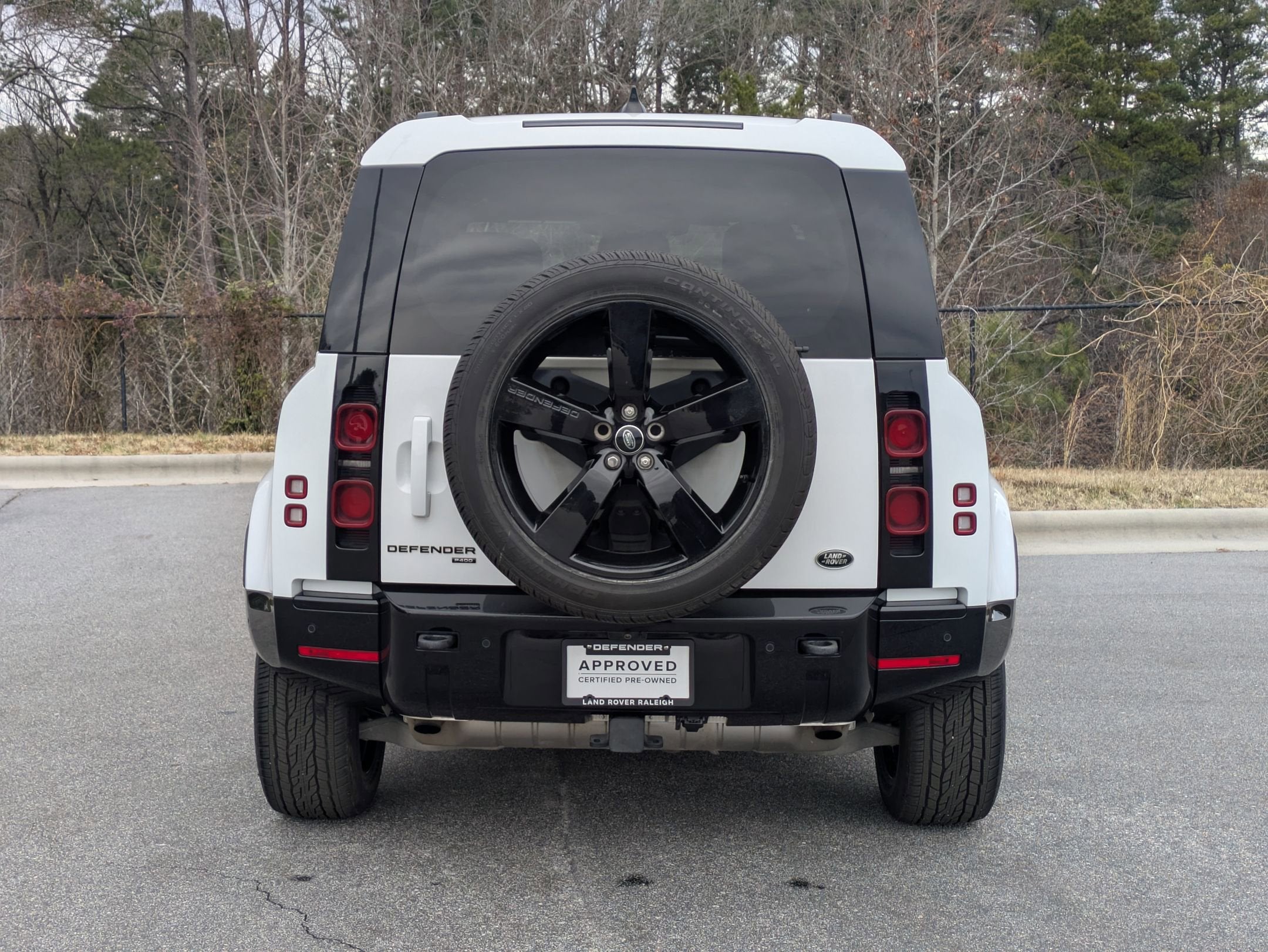 2023 Land Rover Defender X-Dynamic SE