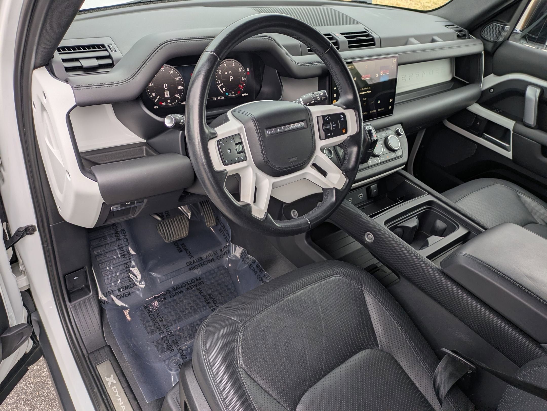 2023 Land Rover Defender X-Dynamic SE