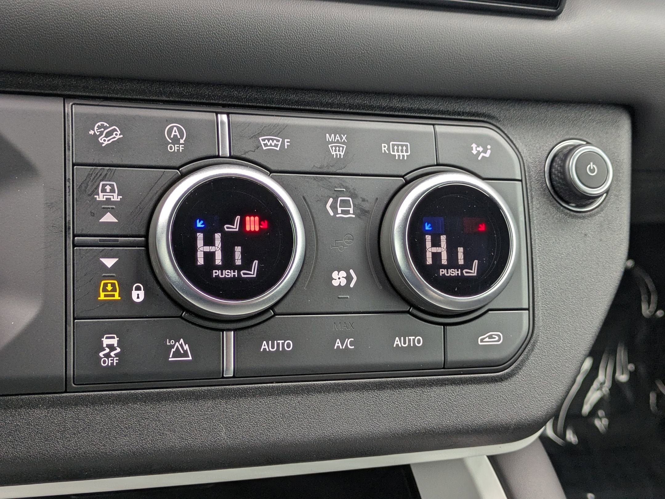 2025 Land Rover Defender X-Dynamic SE