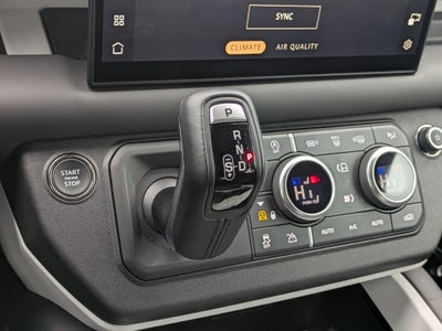 2025 Land Rover Defender X-Dynamic SE