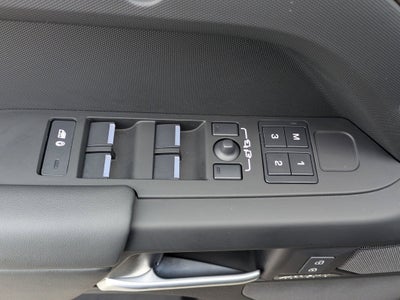 2025 Land Rover Defender X-Dynamic SE