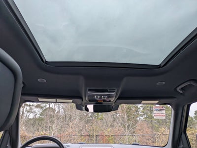 2025 Land Rover Defender X-Dynamic SE