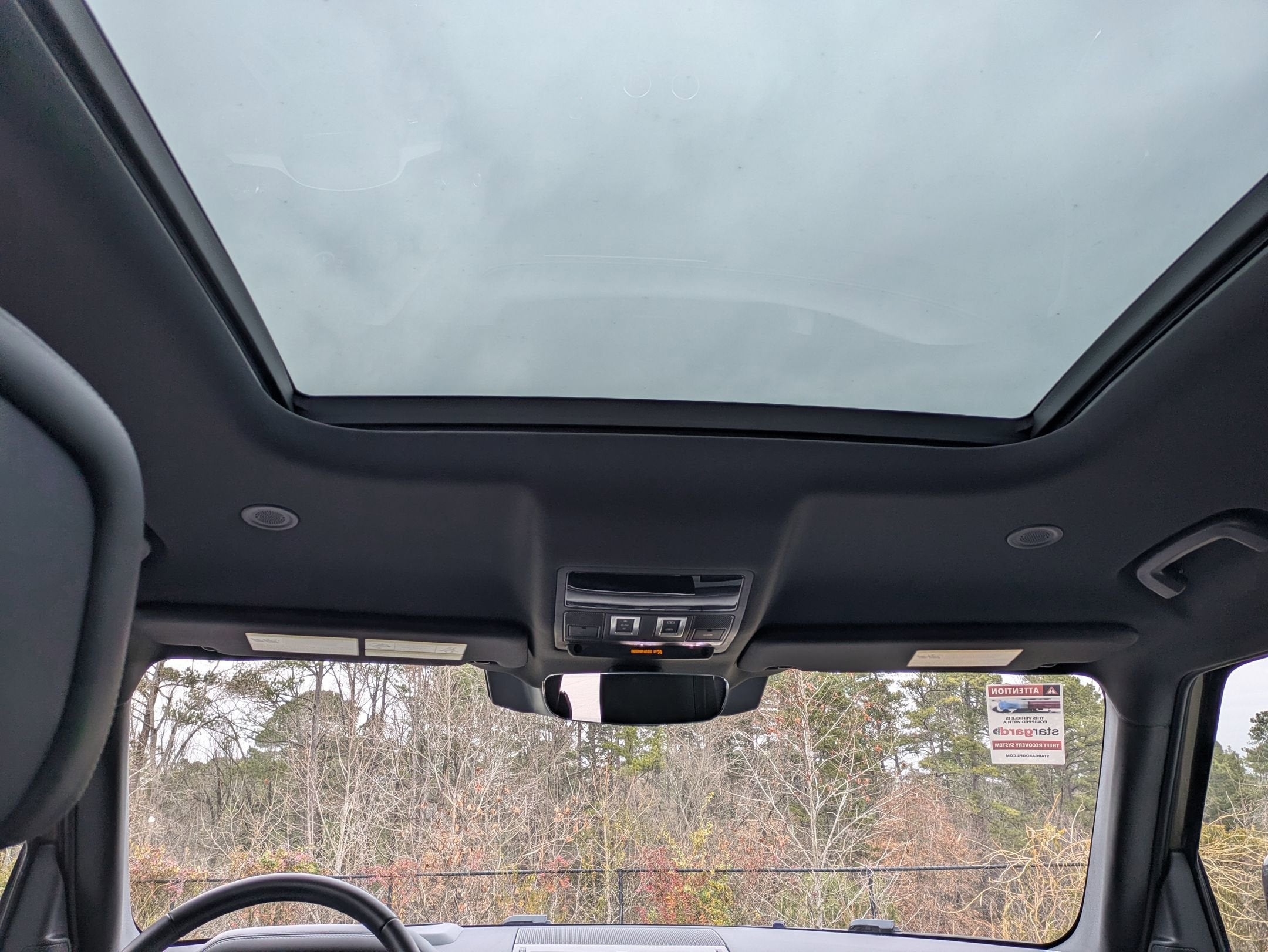 2025 Land Rover Defender X-Dynamic SE