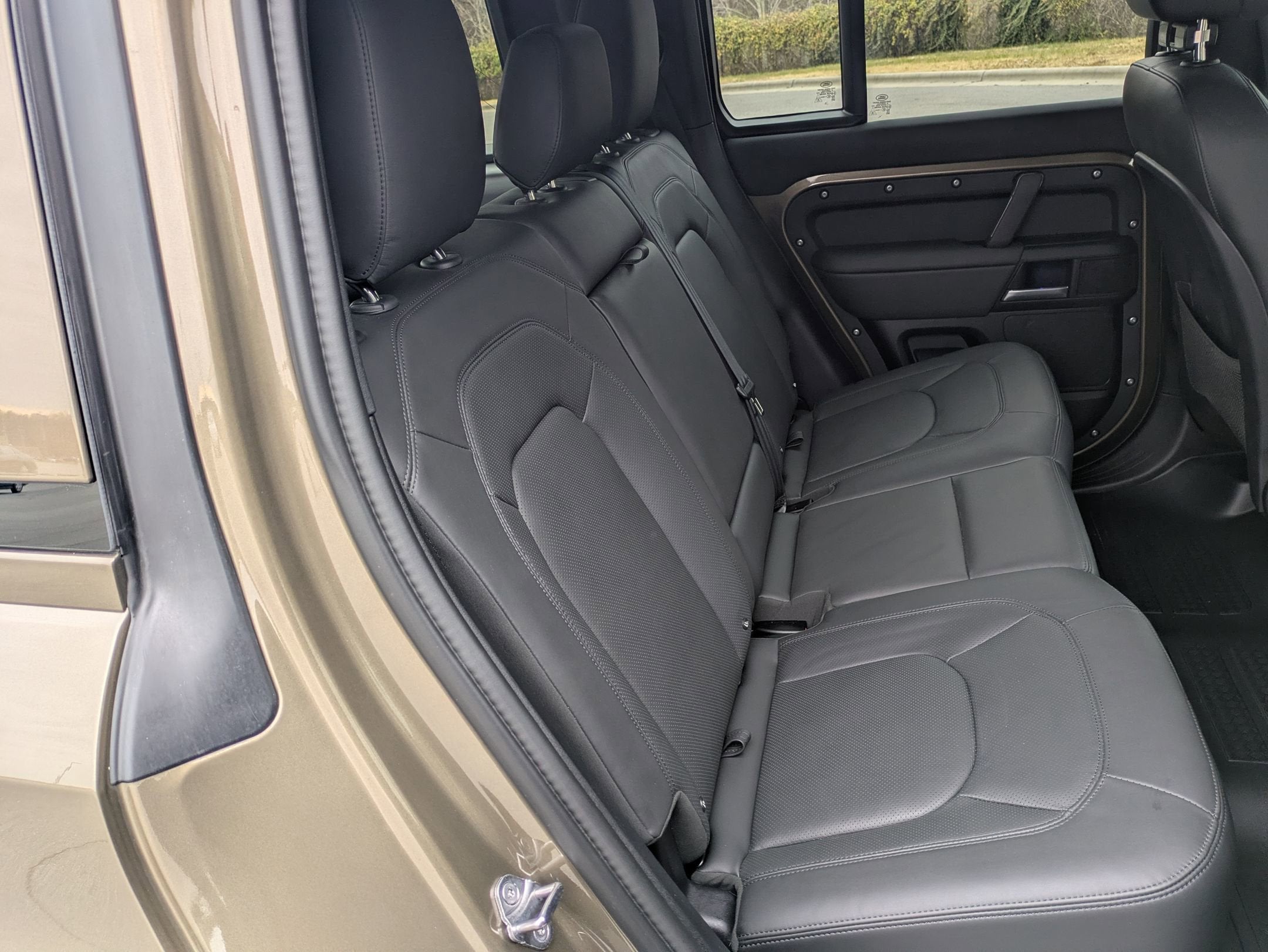 2025 Land Rover Defender X-Dynamic SE