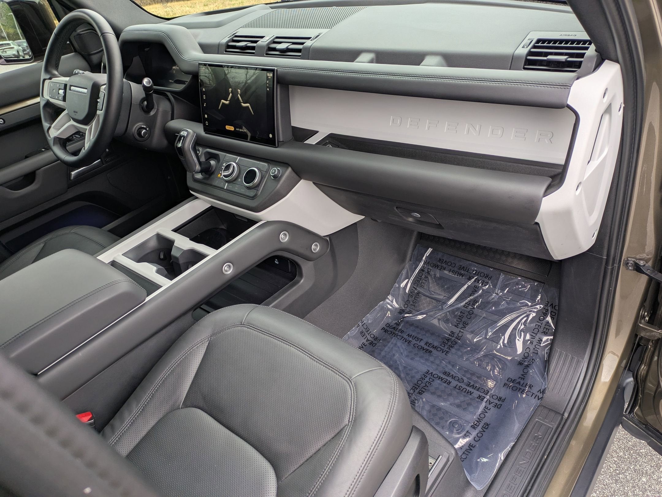 2025 Land Rover Defender X-Dynamic SE